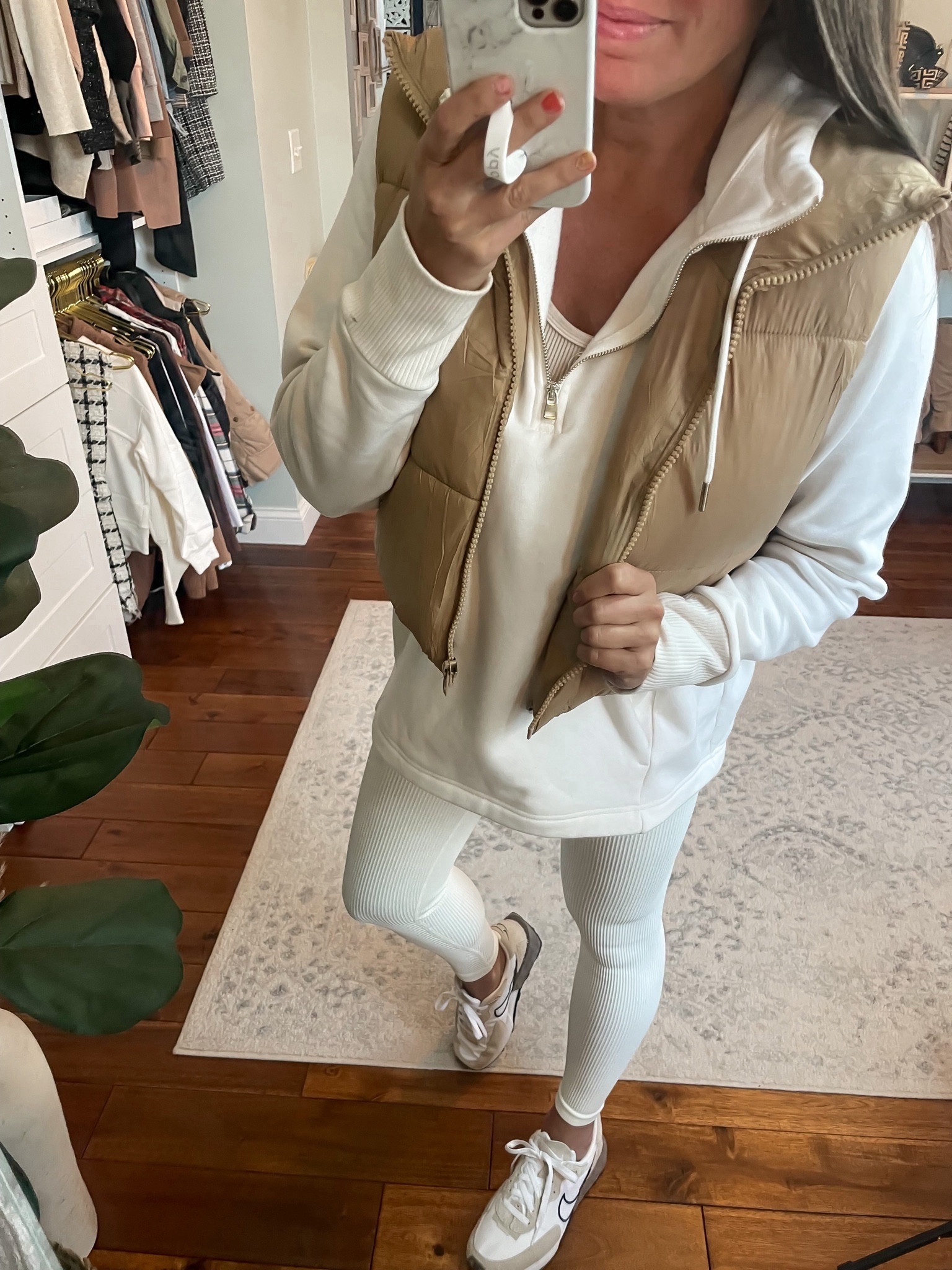 Athleisure 
Winter white
Cropped puffer vest 

#LTKfindsunder50 #LTKstyletip #LTKSeasonal