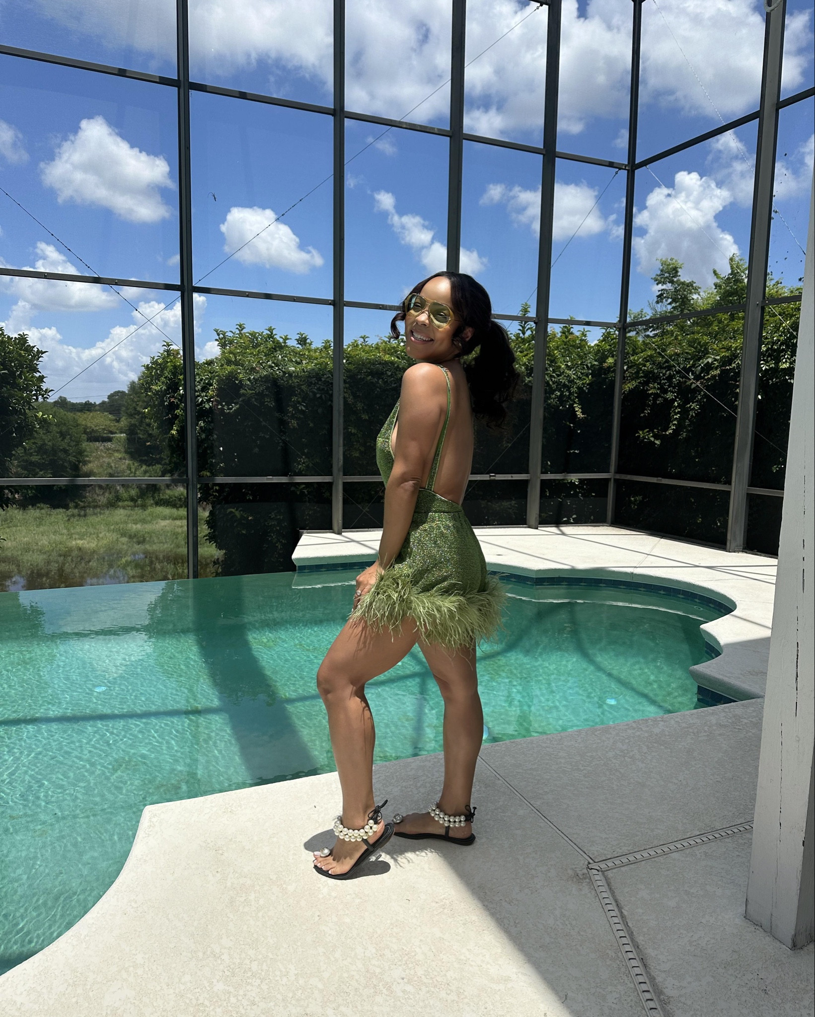 Here’s what I wore to the 4th of July #poolparty we attended yesterday 🎆 This exact style and color #swimsuit is sold out (except for the one on Poshmark!), however I’ve included the latest styles from the same brand! Cue the sparkle and feathers! This look was a total hit!

I’m wearing a L swimsuit and M #coverup shorts.

#swim #swimsuits #coverups

#LTKSwim #LTKSeasonal #LTKVideo