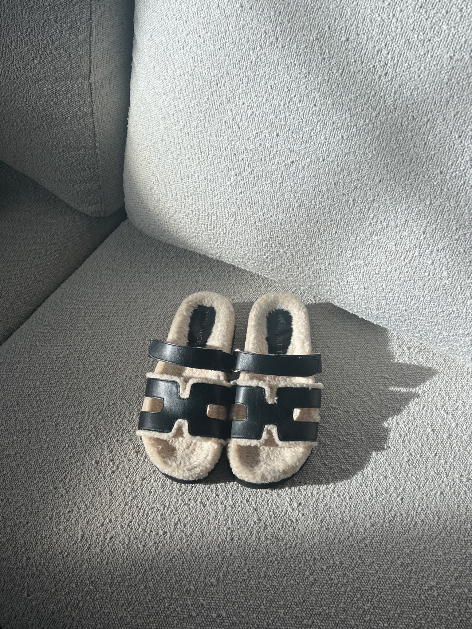 Shearling sandals, perfect for warm winters > #Chypre #hermesdupe

#LTKFamily #LTKSeasonal #LTKCyberWeek