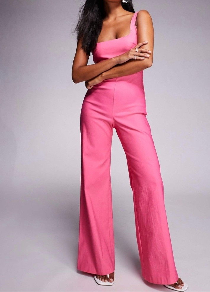 Petite pink square neck jumpsuit.Petite fashion for short women.For more style tips and finds read glambutfirstcoffee.com

#LTKootd #LTKPetite #LTKMidsize