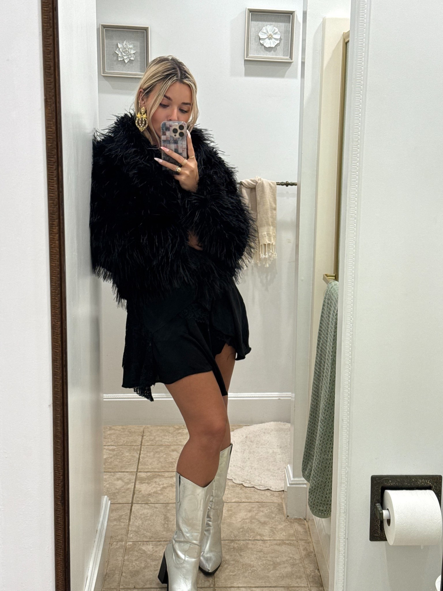 GNO


#blackonblack #allblacklook #silvercowgirlboots
#cowgirlboots #westerninspired
#coolgirlstyle #modernwestern
#edgychic #statementboots
#nightoutlook #fashionforward
#streetstyle #elevatedcasual
#monochromelook #outfitinspo #styleinspo

#LTKootd #LTKSeasonal #LTKgrwm