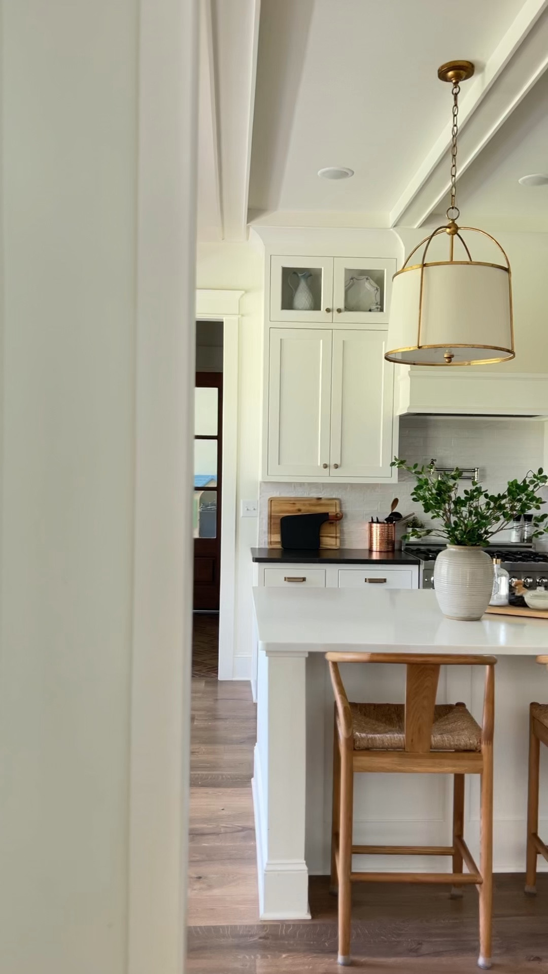 I love the statement these gold & white drum pendants over the island make! ✨

#LTKVideo #LTKhome