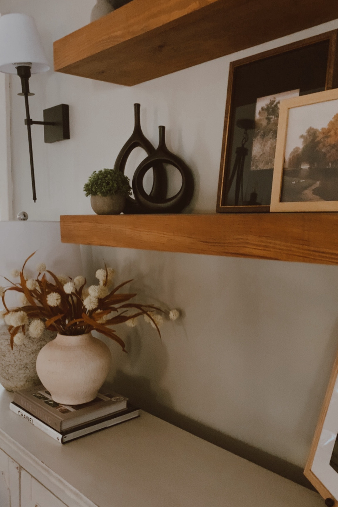 Dining Room Open Shelves

My dining room open shelves styled for fall

I love the wireless wall sconces to light up this area 





#LTKStyleTip #LTKHome #LTKSeasonal