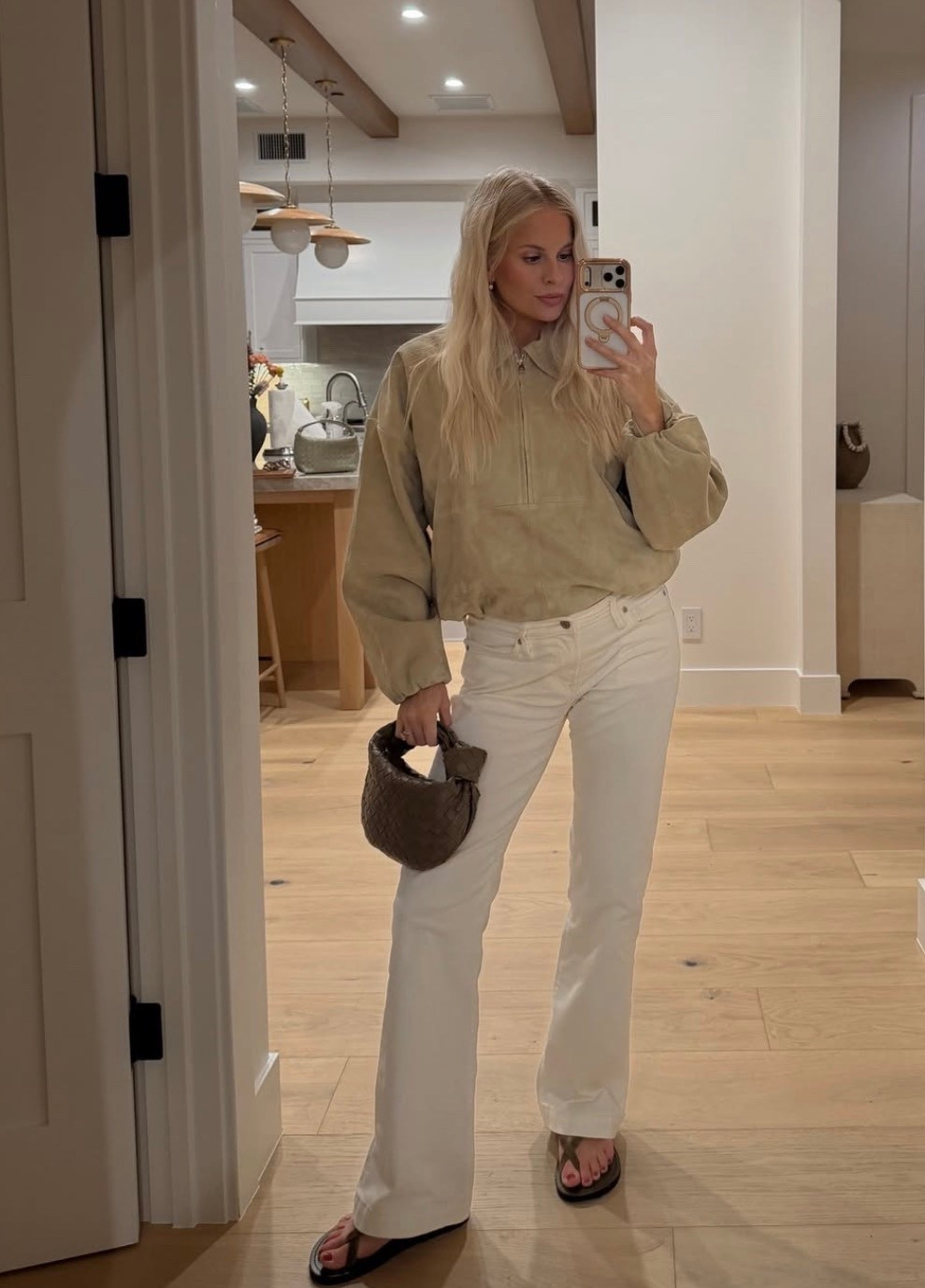 Wearing a m in top, 29 reg in jeans- sized up for pregnancy! #kathleenpost

Winter whites outfit, casual dinner look



#LTKgrwm #LTKSeasonal #LTKootd