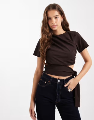 ASOS DESIGN crop t-shirt with shoulder pads and tie side waist in chocolate | ASOS (Global)