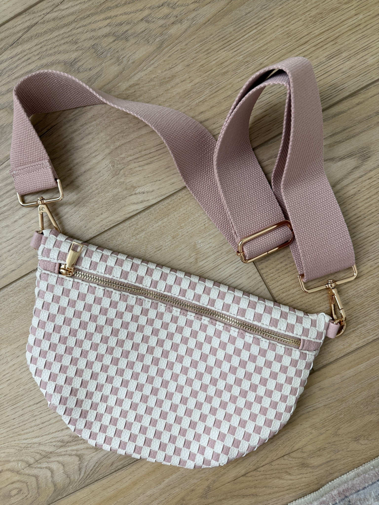 Woven crossbody bag 

#LTKTravel #LTKmomlife