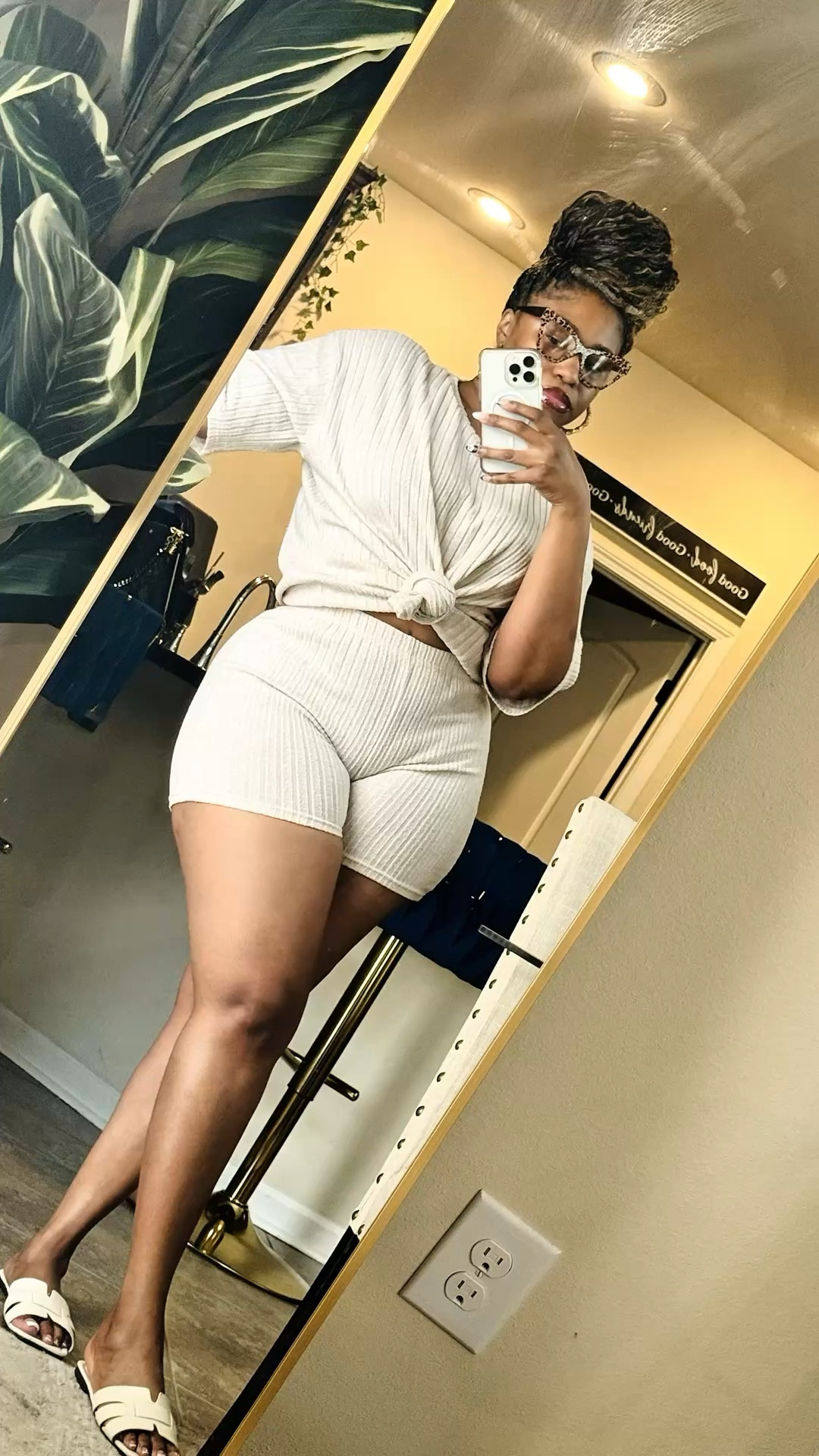 SPRING/SUMMER MUST HAVES! 

Size Reference⬇️
Shoe: 9
Set: L 

📲Follow @chinnesee (IG & TikTok) @chinnesee sanders (Facebook) for more affordable & easy outfit inspo! 





#LTKootd #LTKSeasonal #LTKSaleAlert
