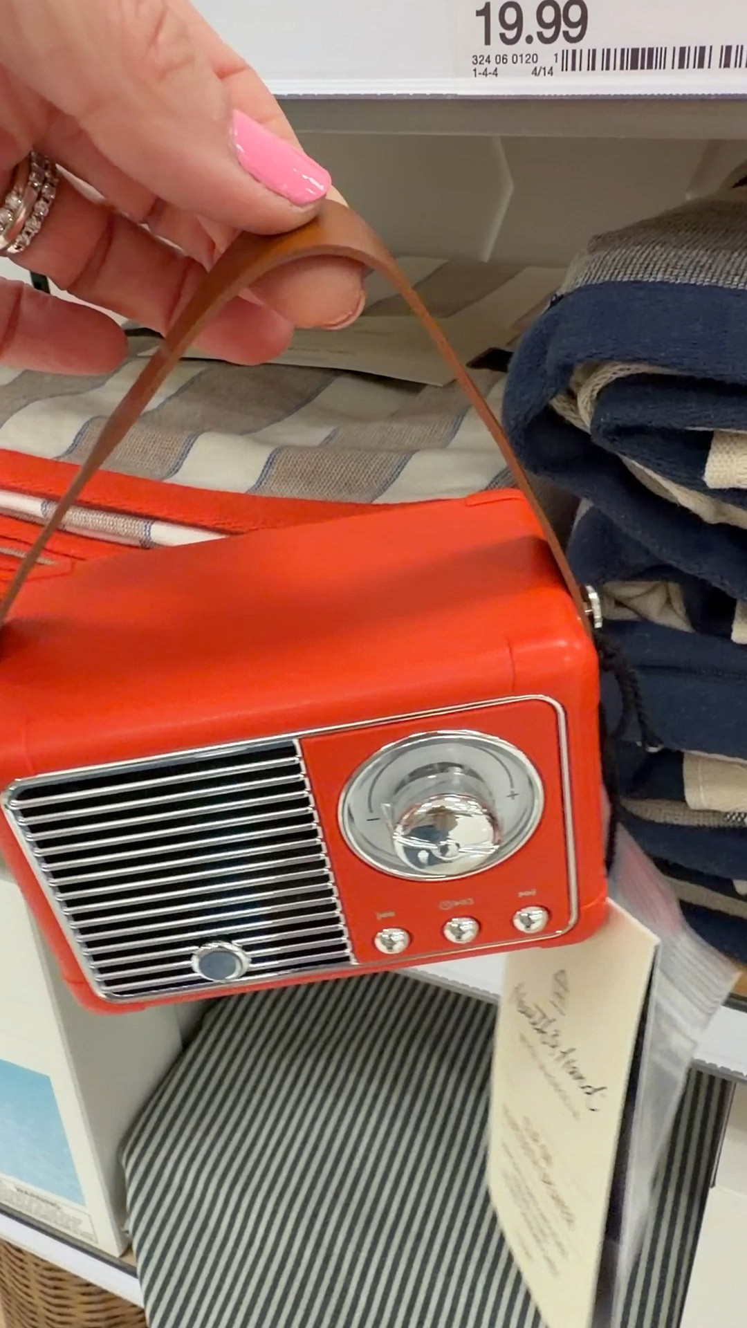 Cute retro Bluetooth speakers 