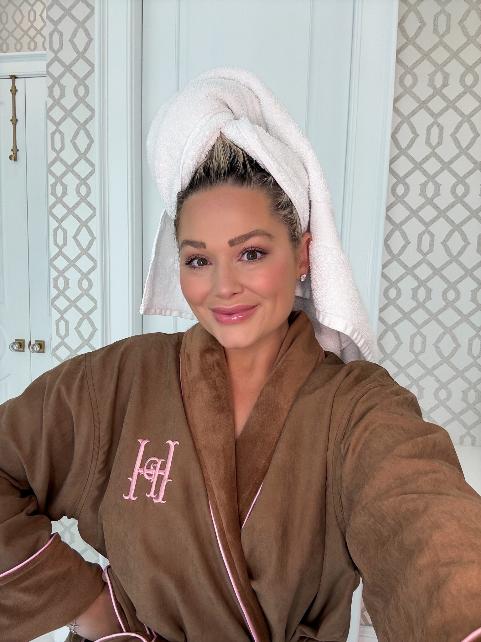 Shade 4 CT Flawless
Shade Medium CC cream 

Todays makeup! 

#LTKmorningroutine #LTKdayinmylife #LTKBeauty