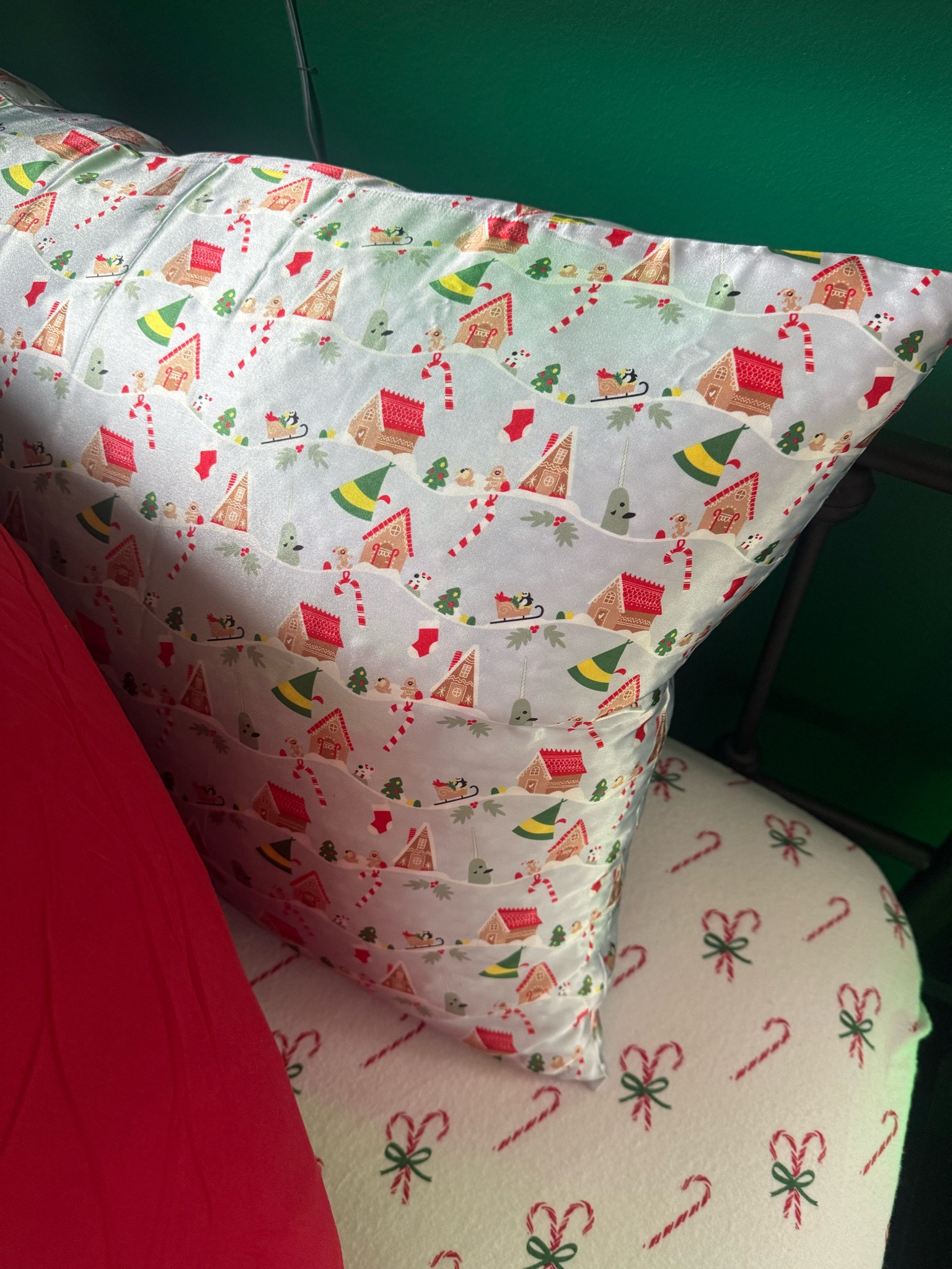 The cutest Christmas pillow case! 

#LTKHoliday #LTKSeasonal #LTKFindsUnder50