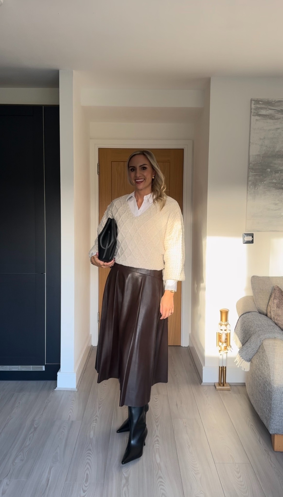 What I’m wearing to the office 🫶🏼

I’m wearing a size 10 in the brown leather midi skirt and a medium in the white shirt & jumper, although I would order a small in the jumper if I was ordering again as it’s very oversized. 

#LTKstyletip #LTKworkwear #LTKautumn