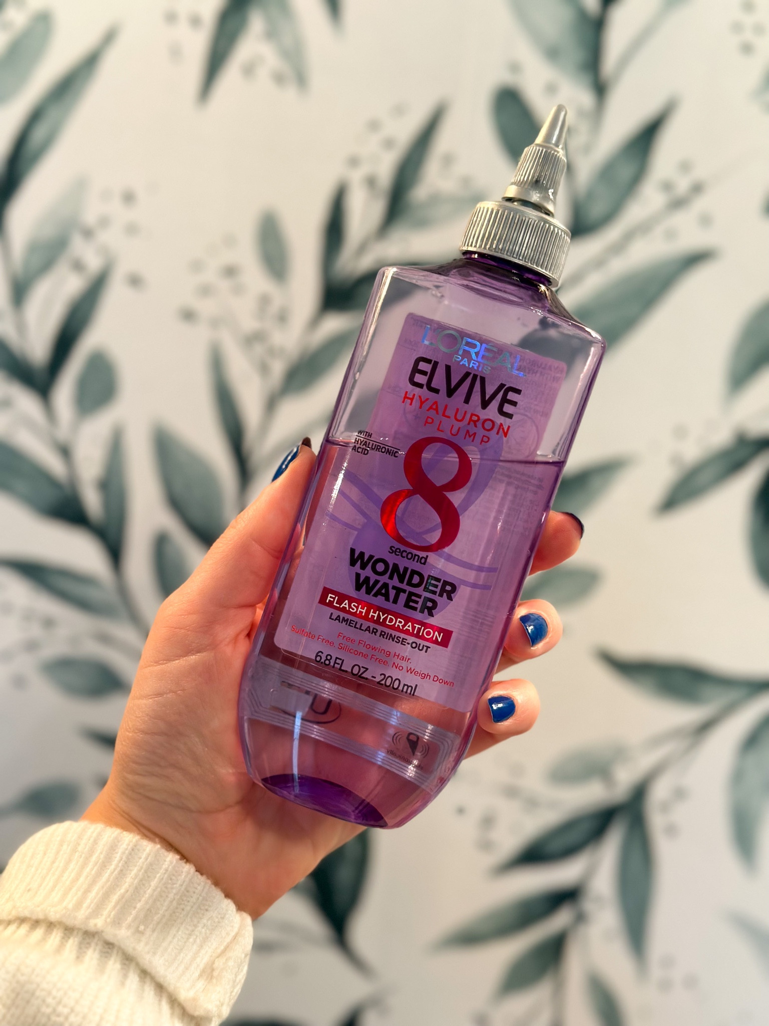 The new 8 Second Wonder Water with hyaluronic acid will make your hair super shiny, super soft and will make your ends look much better  

#LTKfindsunder50 #LTKbeauty
