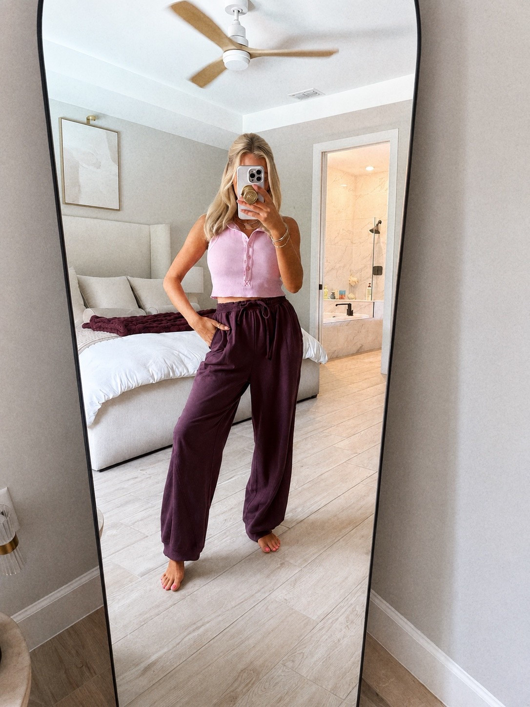 My new favorite comfy mom outfit from aerie! Loving these joggers and this color combo, wearing XS in both!

#LTKmomlife