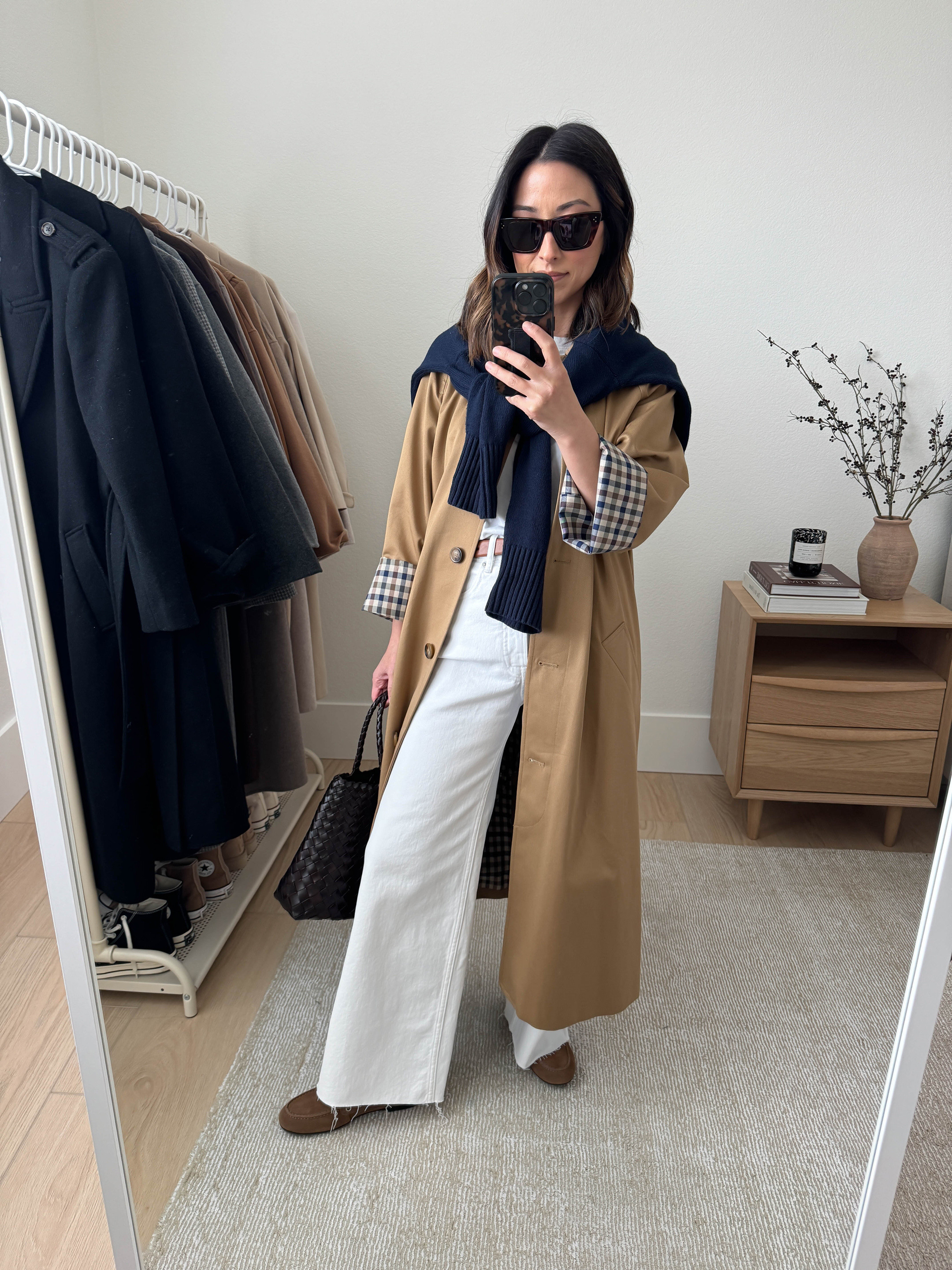 How to style wide legged full length jeans as a 5ft petite. 

Sezane trench 34
Everlane tee medium
Everlane jeans 25. Cut hems
Calvin Klein belt 
Everlane loafers 5.5
Everlane sweater xs
Dragon Diffusion Santa Croc Small
Celine Sunglasses

#LTKStyleTip #LTKPetite