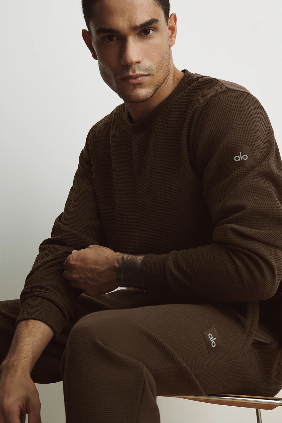 ALO | Waffle Lounge Long Sleeve Crewneck Top in Espresso Brown, Size: XL | Alo Yoga