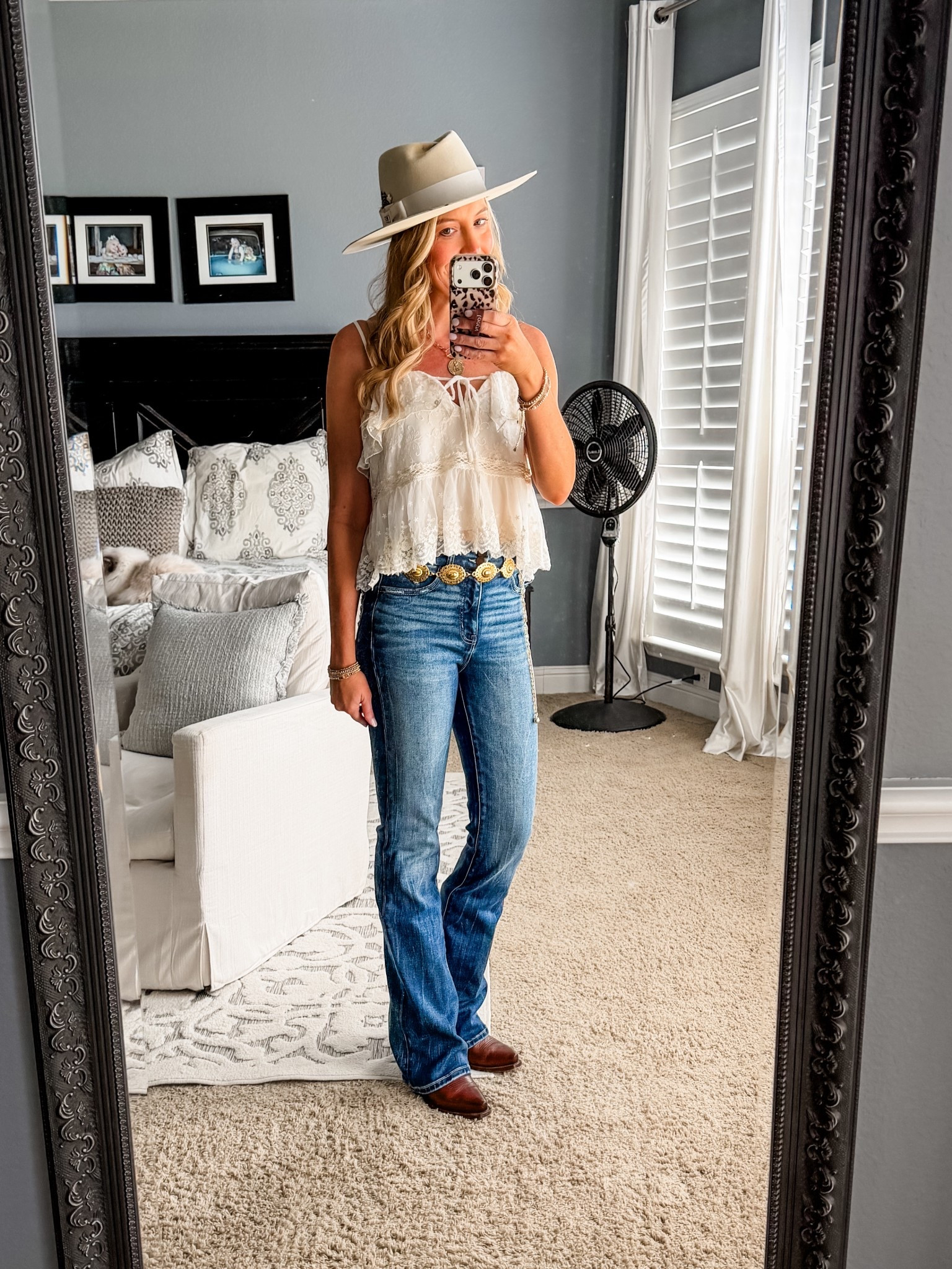 This is the perfect outfit for festival season! I’m wearing a small in the jacket, XS in the top, tts in the jeans wearing a size 26. 

Jeans | bootcut jeans | festival outfit | festival outfits | country concert | spring outfit | rodeo | date night | Nashville outfit | jacket | suede jacket | fringe jacket | belt | western belt | boots | cowboy boots | cowboy hat | purse | bag | 

#LTKootd #LTKmomlife #LTKFestival