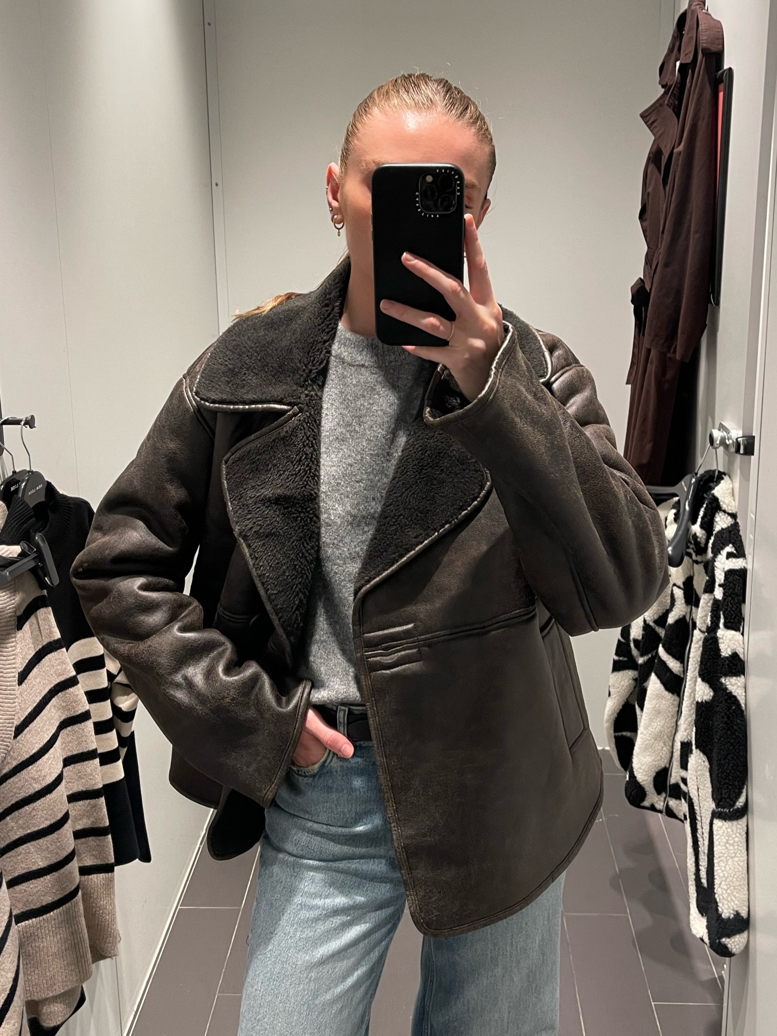 New Look try-on 🍂

Trying a size size 12 in the brown faux shearling aviator jacket



#LTKeurope #LTKuk #LTKautumn