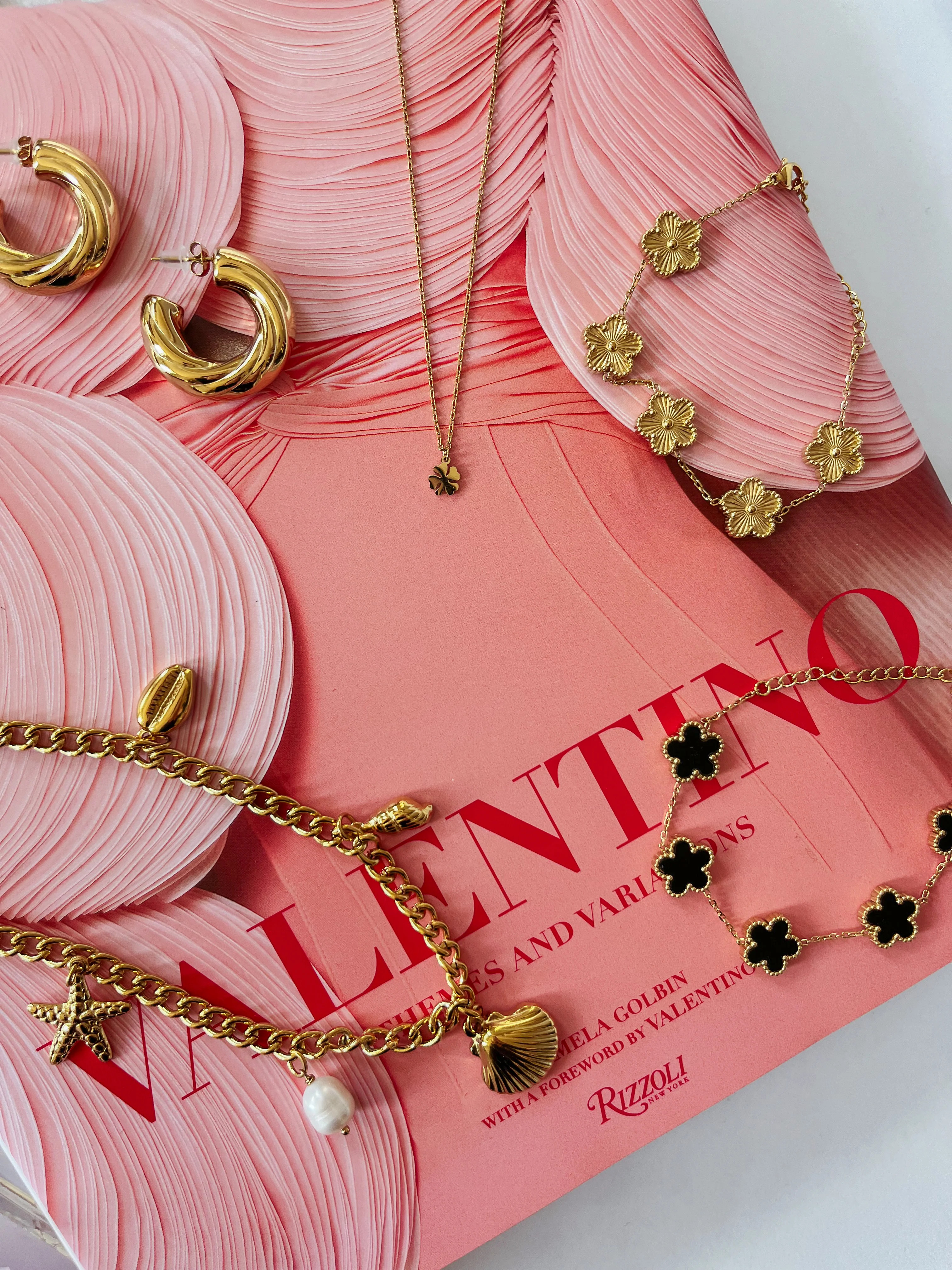 LUCKY CLOVER WATERPROOF BRACELET GOLD | Harper's Den