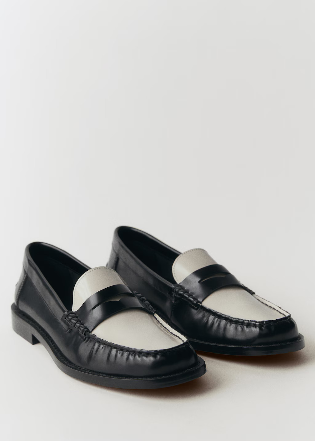 Two-tone leather loafers - Women | MANGO United Kingdom | MANGO (UK)