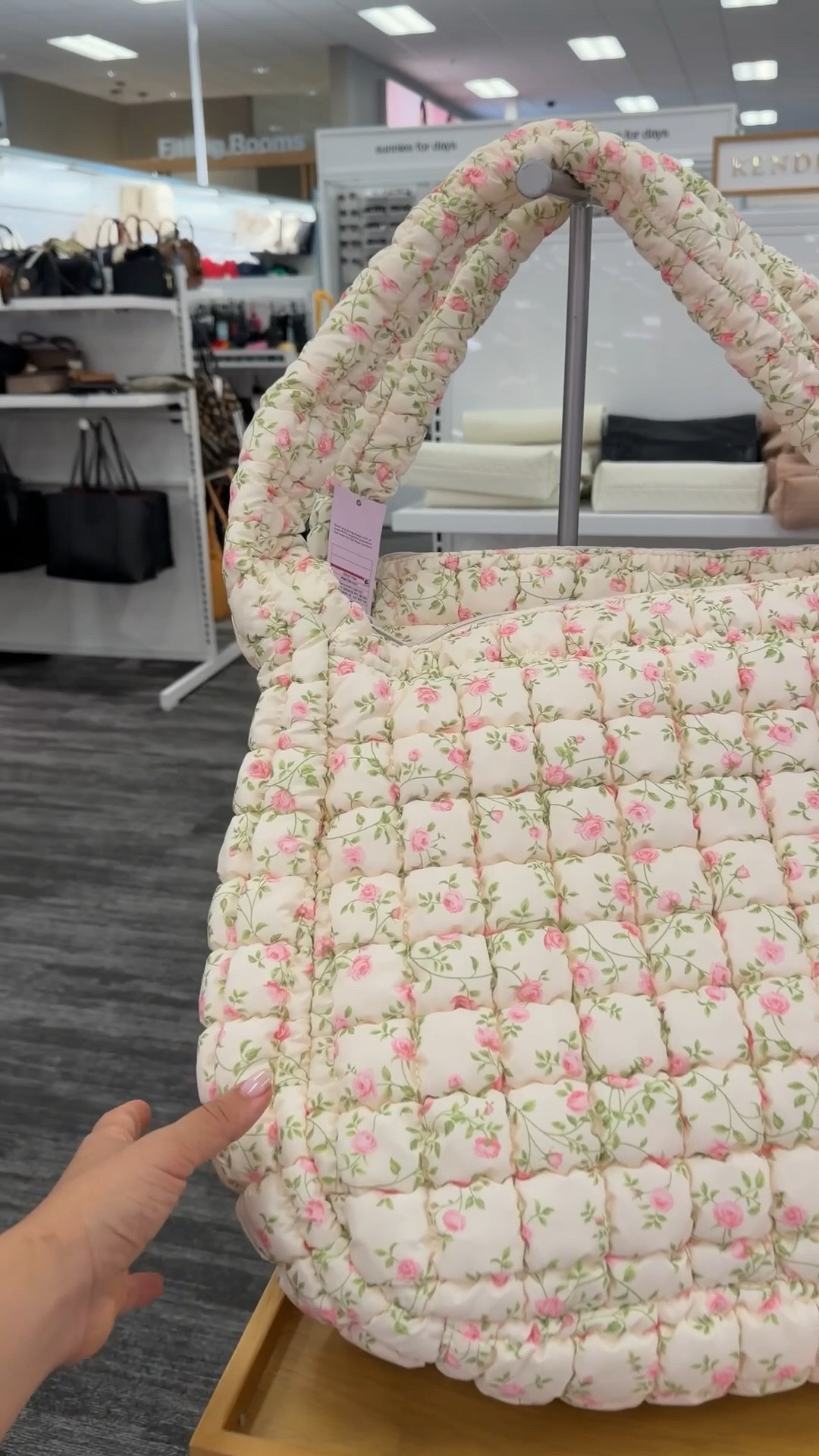 Cutest puffer spring bag from target!!

Target finds
Target 
Mom bag 
Diaper bag 
Target spring finds
Handbag 

#LTKTravel #LTKBaby #LTKSaleAlert