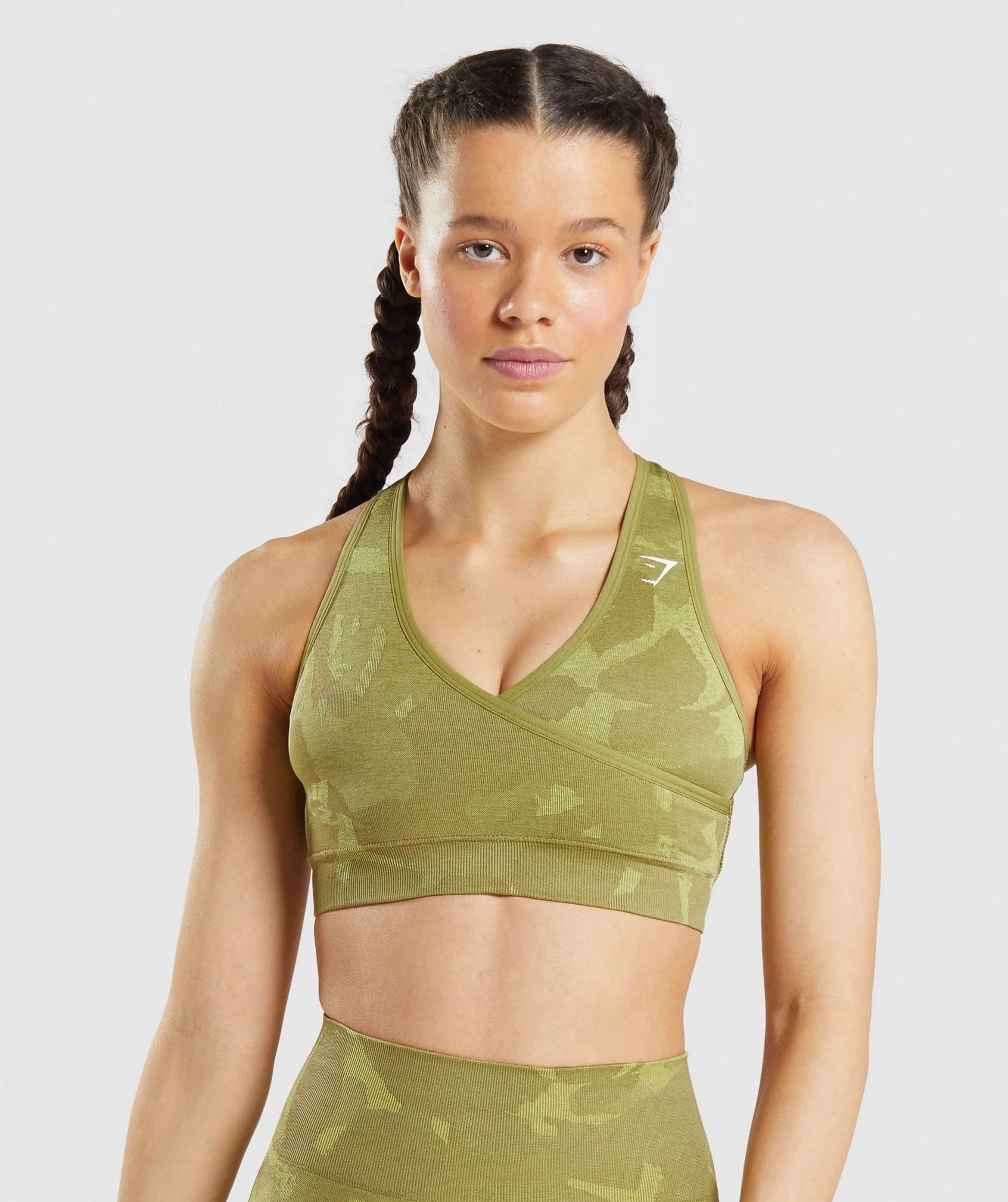 Gymshark Adapt Camo Seamless Sports Bra - Savanna | Griffin Green | Gymshark CA