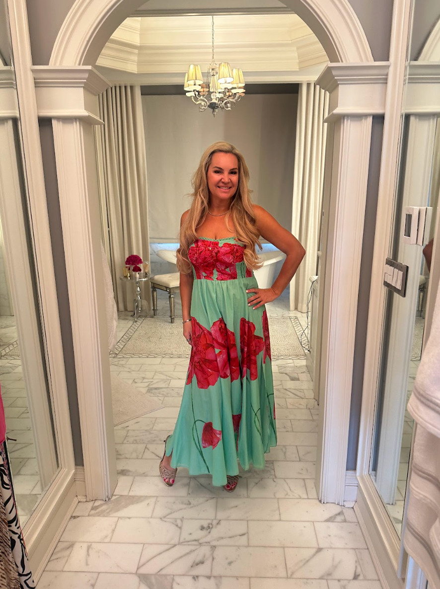 Bright, bold, and blooming 🌺 this maxi is made for your next tropical getaway. The flowy fit + vibrant floral print make it perfect for beach vacations, resort dinners, or summer events.

If you’re looking for tropical vacation dresses, floral maxi dresses, or standout resort wear this one is a must 💚

Linked this dress + more bloom worthy styles on my LTK! 

 #LTKgrwm #LTKSwim #LTKTravel