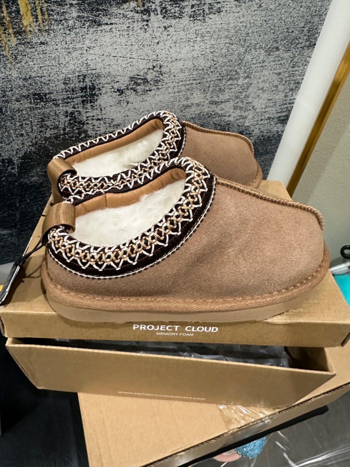 Project Cloud Australian Shearling Slippers for Kids - Memory Foam Fuzzy Slippers, Non-Slip Fluff... | Amazon (US)