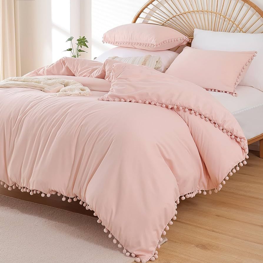 Pom Comforter | Amazon (US)