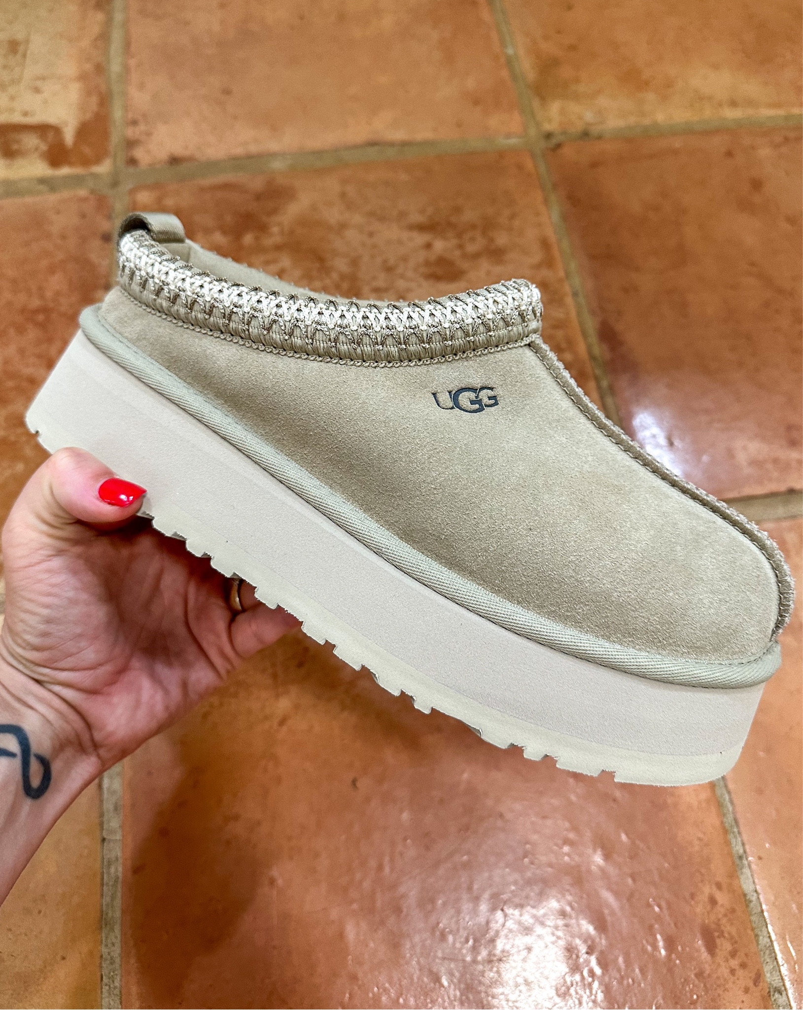 My new Fall personality in a shoe 😍 I got so lucky snagging this color before it sold out most places, but you can still get it on back order! Linking this one and other colors 🤍

#LTKSeasonal #LTKshoecrush #LTKstyletip