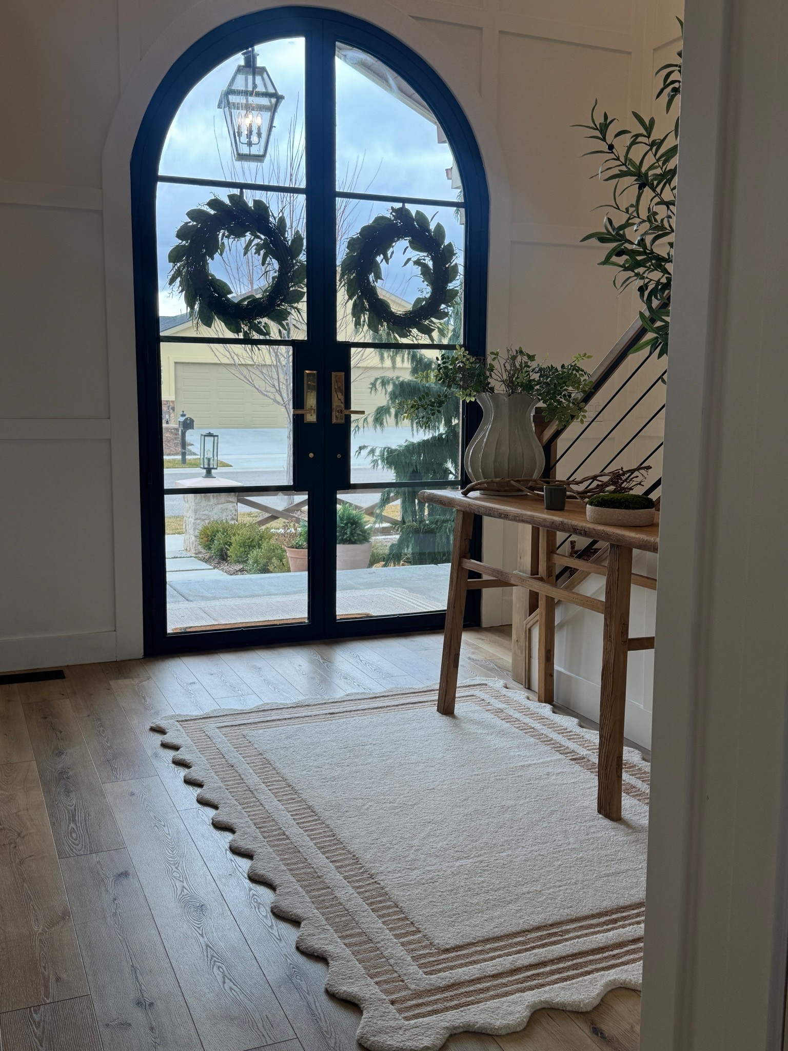 Spring entry refresh  ideas with my favorite rug 

#LTKSaleAlert #LTKSpringSale #LTKHome