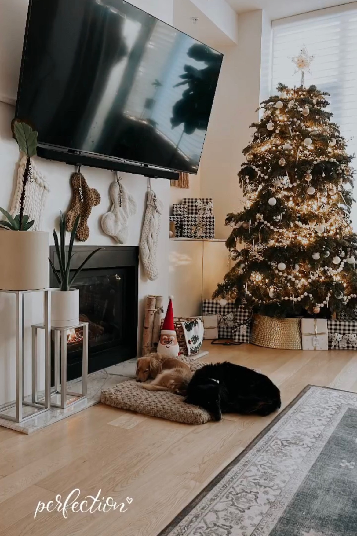  Christmas vibes all around 🎄🔥🧦 Linked everything from stockings to wrapping paper 

#LTKGiftGuide #LTKSeasonal #LTKhome