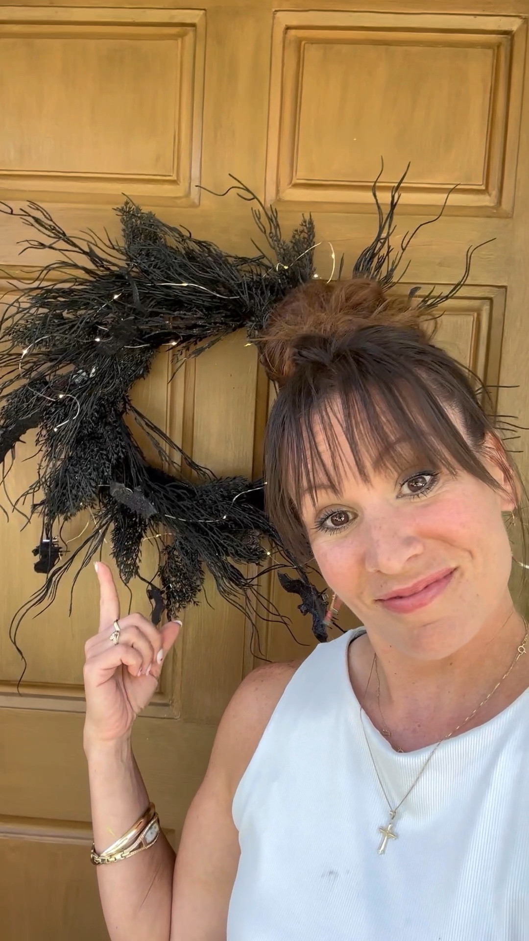 DIY LIT BAT WREATH made with my very favorite remote controlled twinkle lights. There’s nothing worse than having to dig in to turn them off and on 🙄

#LTKHome #LTKVideo #LTKSeasonal