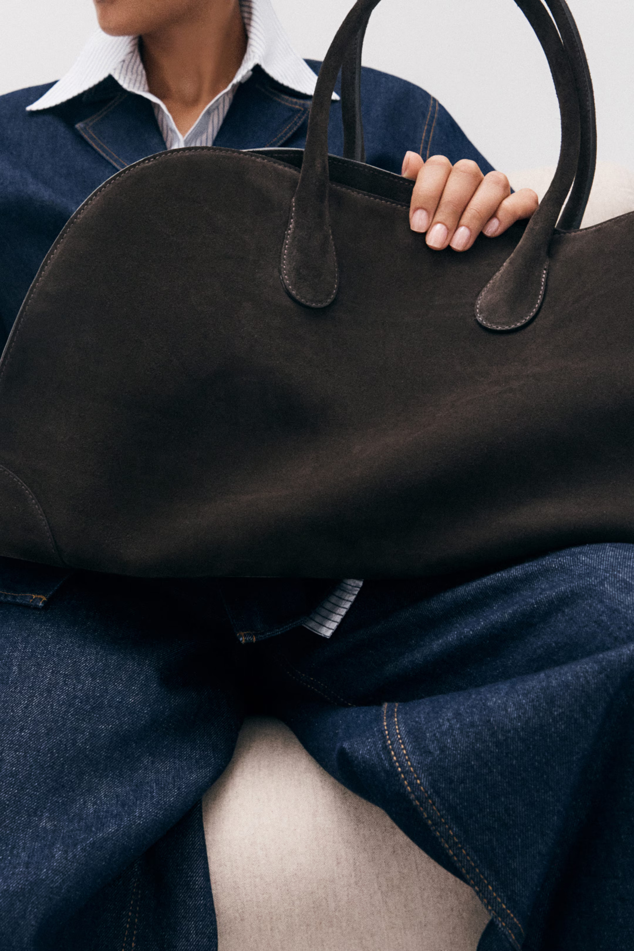 STUDIO BOWLING BAG - LEATHER - DARK-BROWN SUEDE | COS (EU)