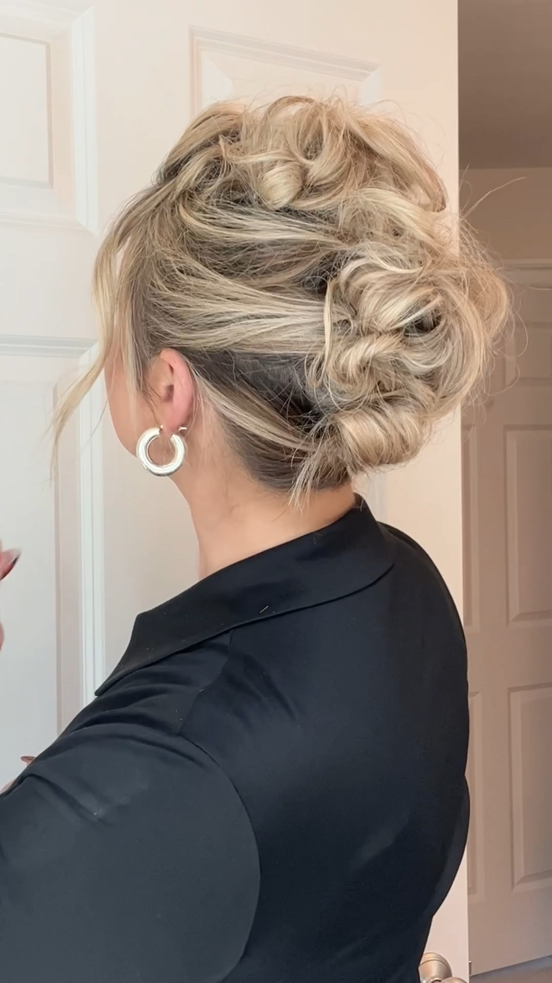 Boldify once again coming in clutch to save the day!! ((Using shade MEDIUM BLONDE)) Check out this easy messy updo—perfect for a wedding 🫶🏼❤️