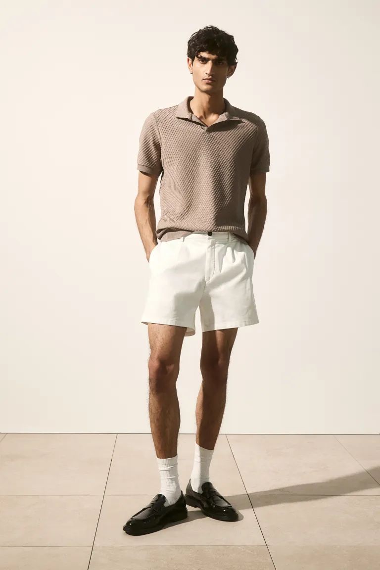 Regular Fit Pleat-detail Shorts - Regular waist - Short - White - Men | H&M CA | H&M (US + CA)