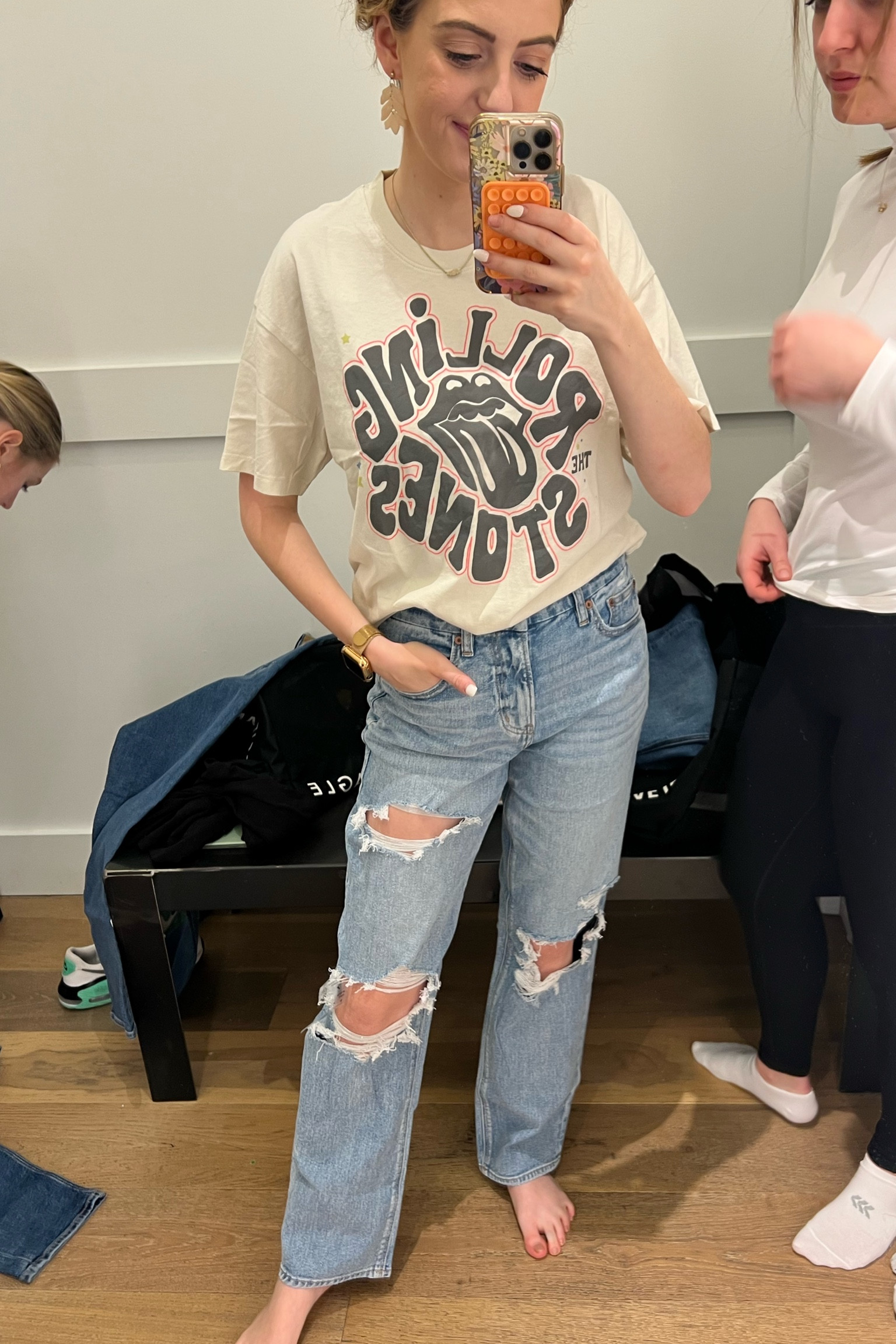 American Eagle 90s mom jeans and Rolling Stones band tee 

#LTKFind #LTKstyletip #LTKunder100