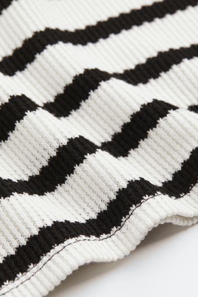 Collared jersey top | H&M (UK, MY, IN, SG, PH, TW, HK)