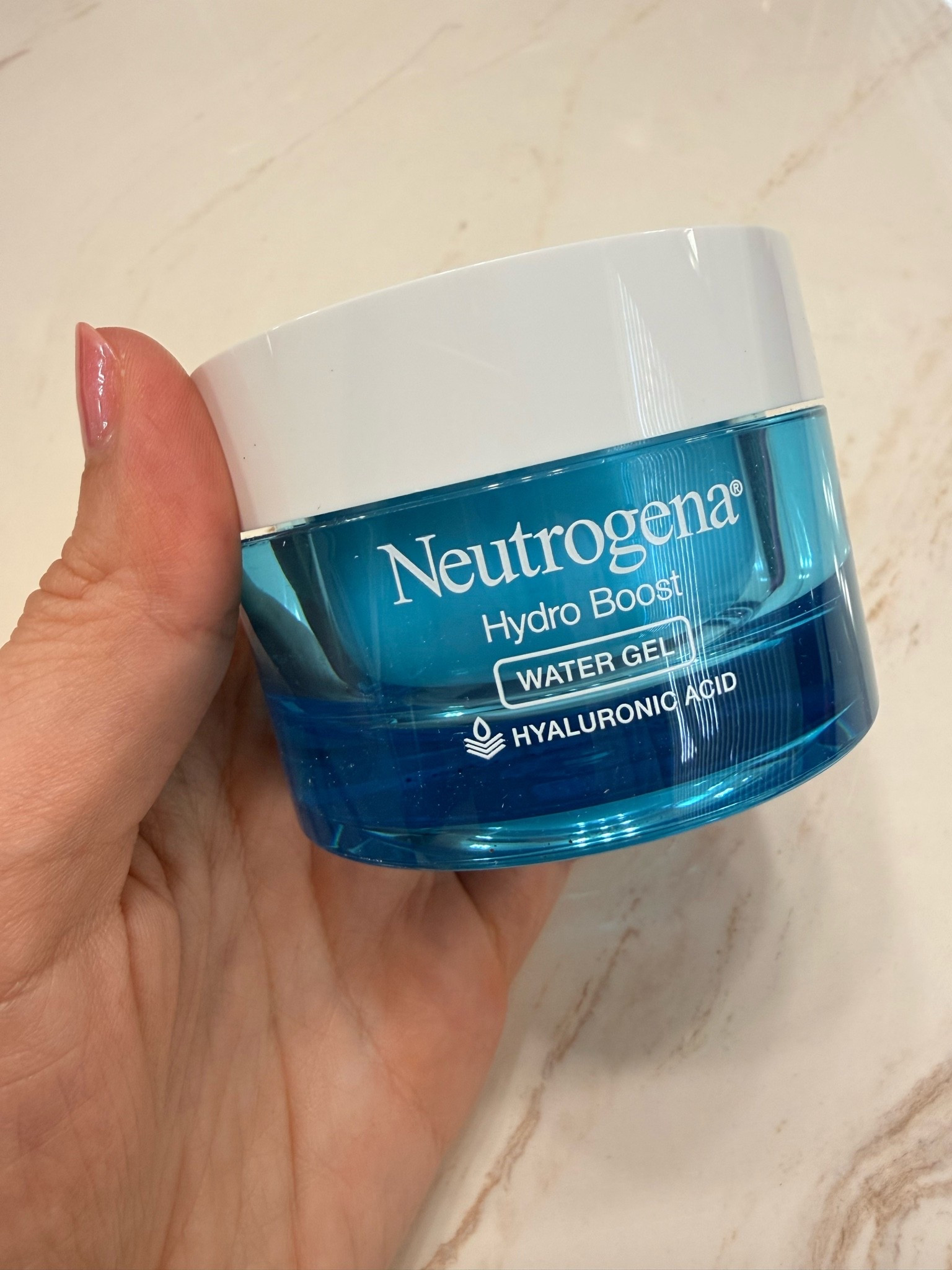 Always have to have my favorite face moisturizer from Neutrogena and I just restocked! Make sure you guys are checking out this product and their other lines because they are unstoppable!

#LTKdayinmylife #LTKgrwm #LTKBeauty