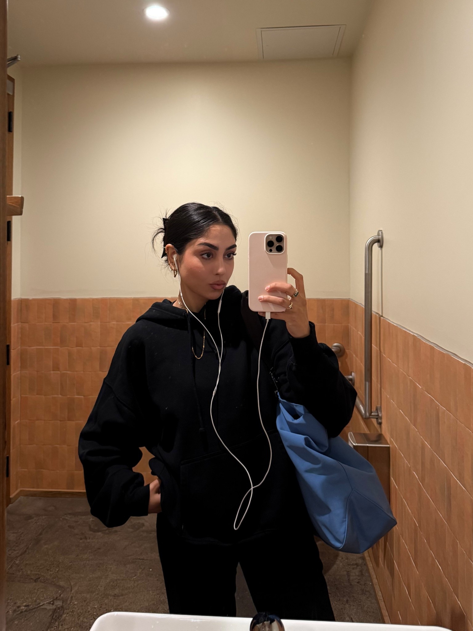 literally live in aritzia sweats 

#LTKFindsUnder100 #LTKSeasonal #LTKStyleTip