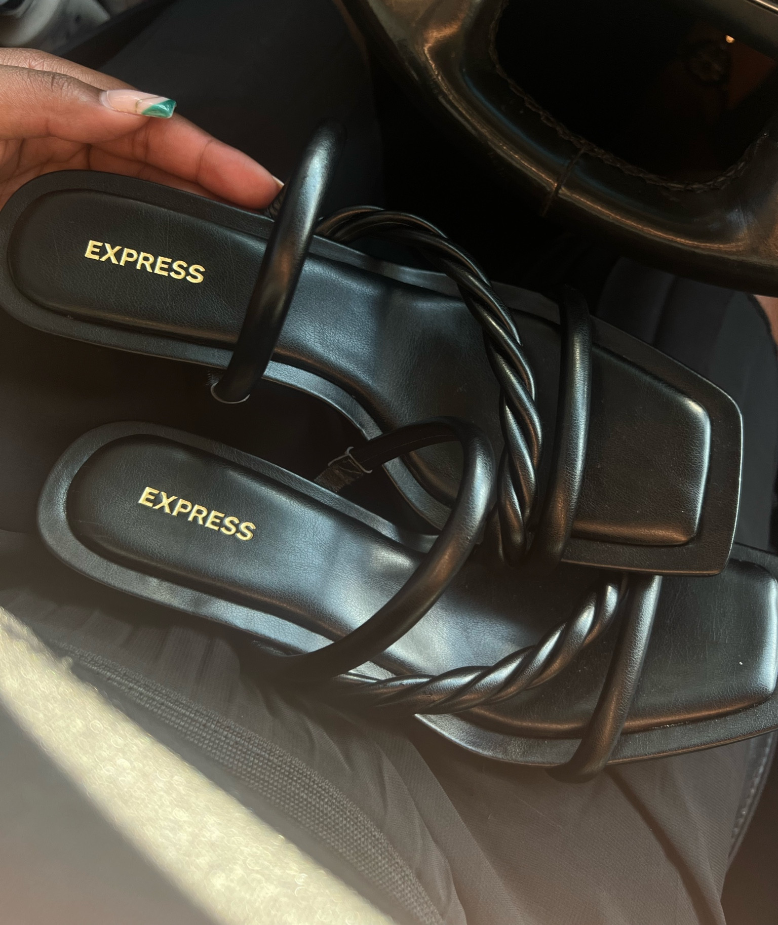 The prefect mules !!!! 🖤🖤🖤

#LTKFind #LTKunder50 #LTKshoecrush