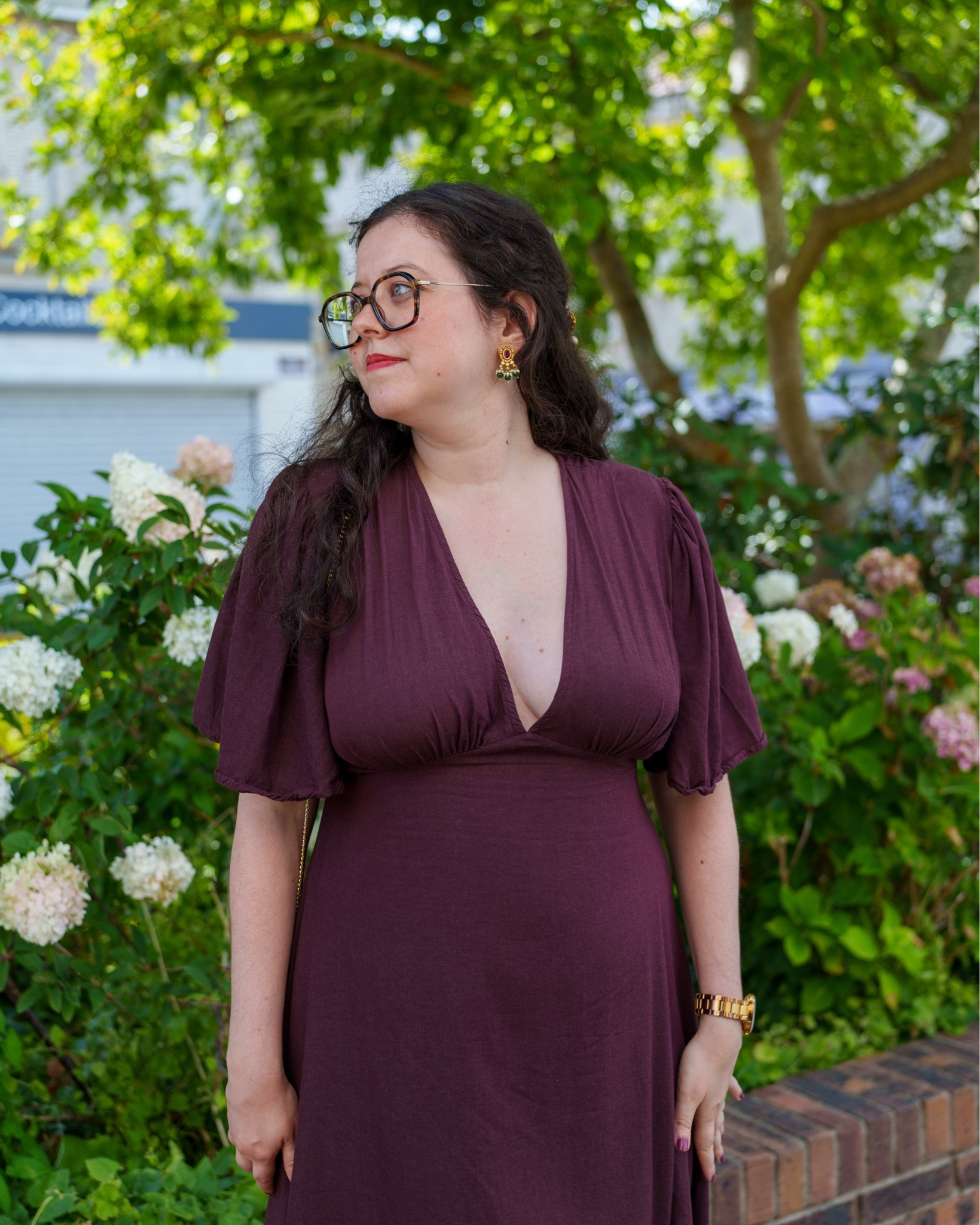 Je ne vous avais pas encore montré mes deux looks pour le mariage !
Pour les deux, j’ai choisi des robes que je pourrai totalement reporter en dehors d’une occasion spéciale. Parce qu’une jolie robe, c’est encore mieux quand on peut la porter de plusieurs façons.

Tu préfères laquelle 💚 ou 🤎 ?

Produit offert

#LTKsummer #LTKdresses #LTKpetite