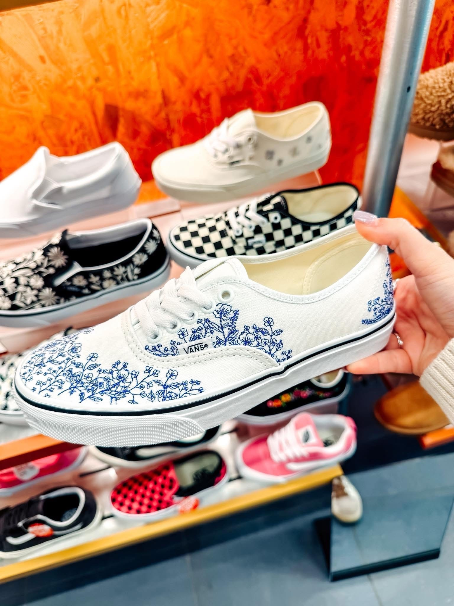 These VANS are BEAUTIFUL!!! 😍 

#vans #shoes #WomensFashion #womensshoes