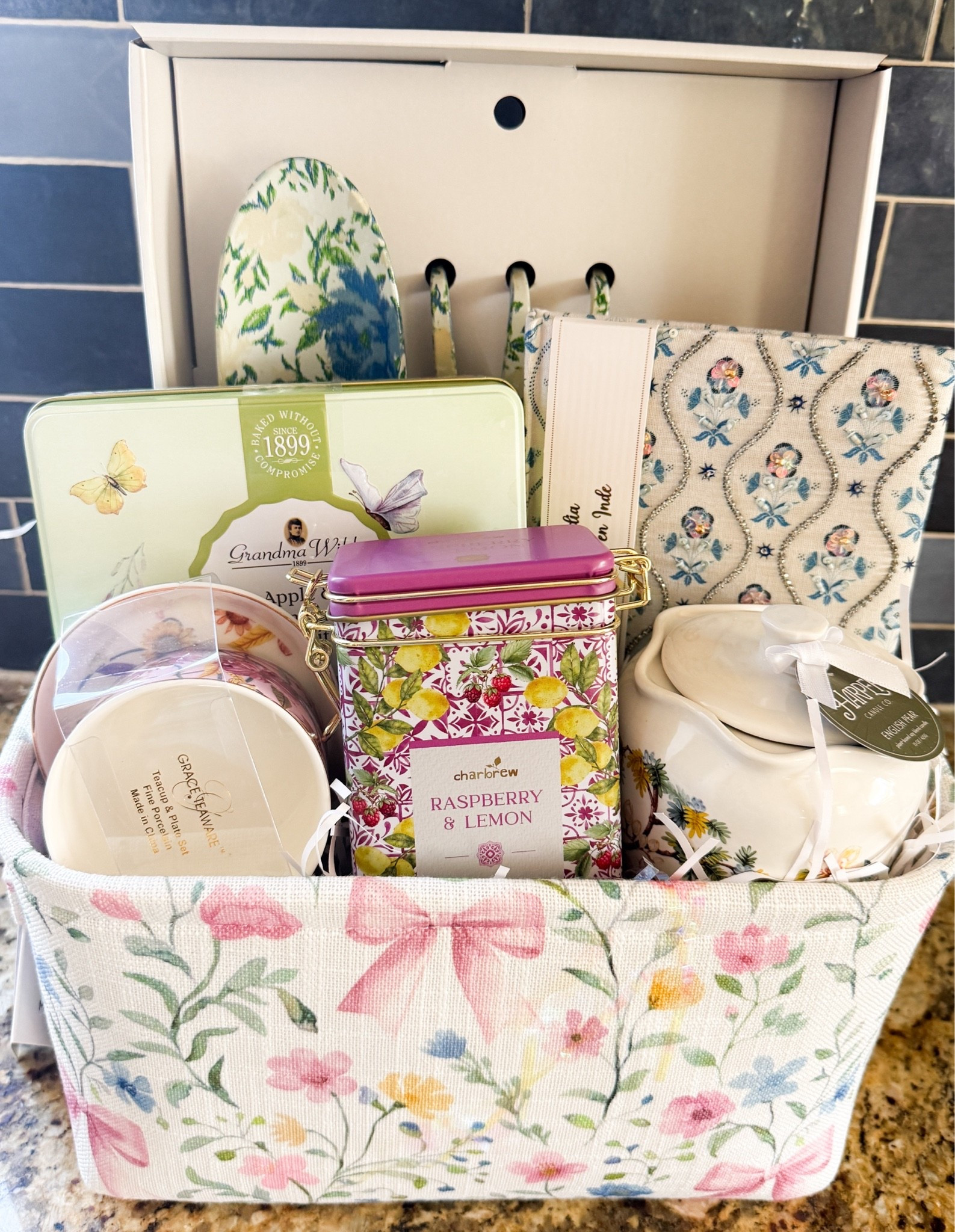 #gardenergift #gardeninggift #floralgift

#LTKmomlife #LTKselfcare #LTKSeasonal