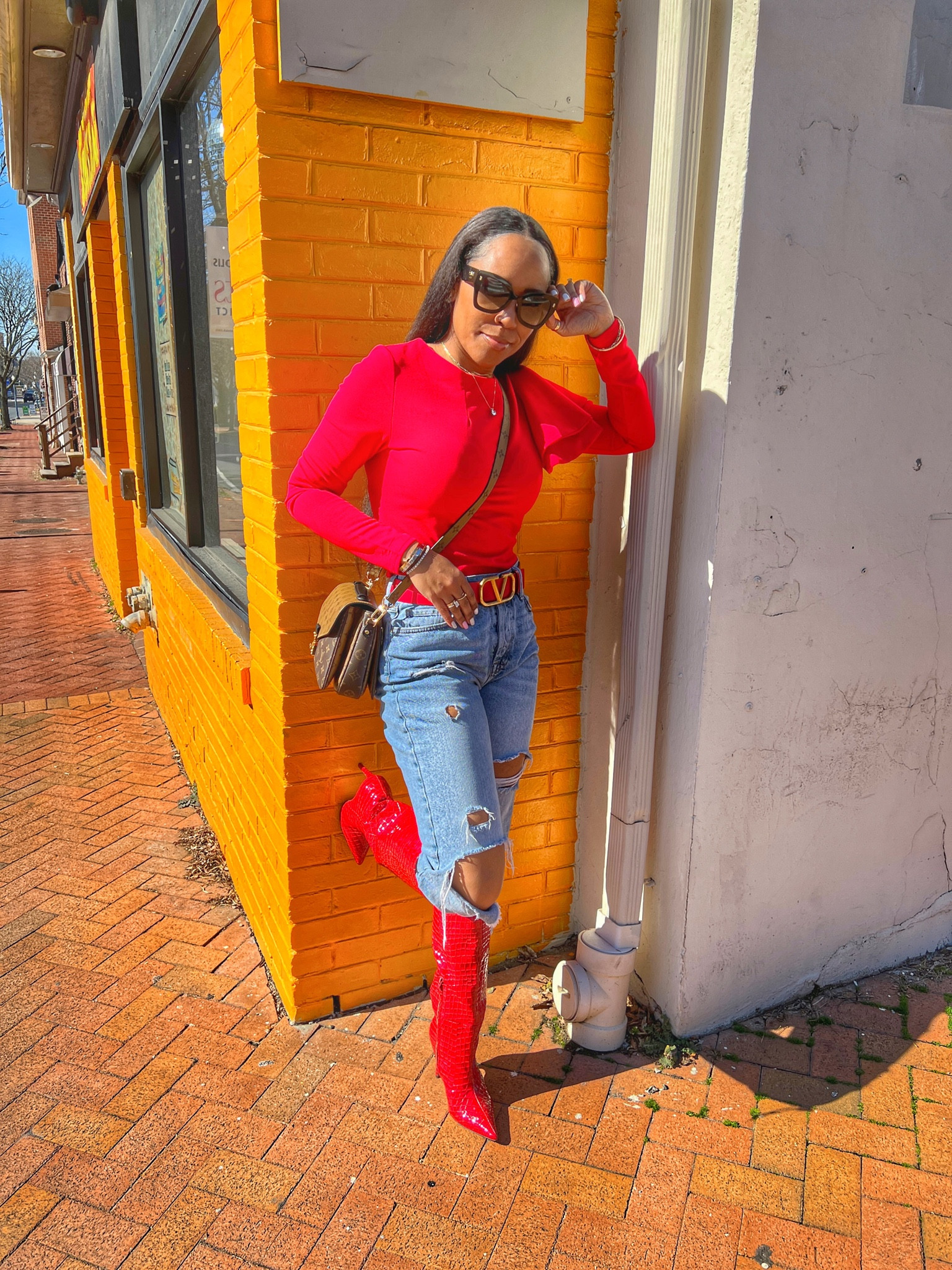 Weekending in red… I’m still not done with this vibrant color, are you? ❤️

Mixing destroyed denim with a ladylike blouse creates a chic weekend look for brunch or datenight. Don’t forget the boots! #whattowearhereandthere #highlowstylewithflair #bloggerswithstyledc #ootd #brunchlook #datenight #springtransition

#LTKstyletip #LTKFind #LTKshoecrush