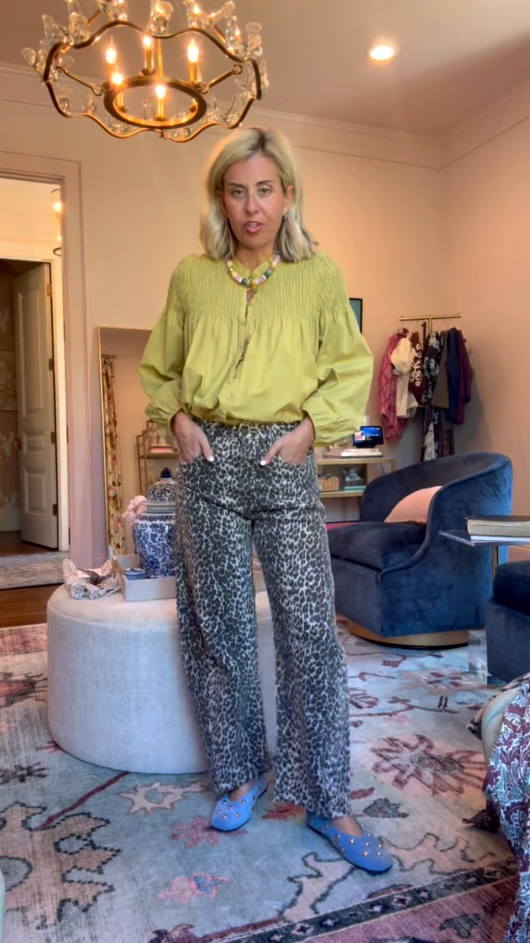 I literally look for ways to style these leopard pants. 

Top - small
Jeans - 25 (size down) 
Flats - 7.5 (1/2 size down)

*Code mixandmatch for 25% off my necklace ￼
*Code mixandmatch15 for 15% off 1st order at Avara


#LTKOver40 #LTKSeasonal #LTKdayinmylife