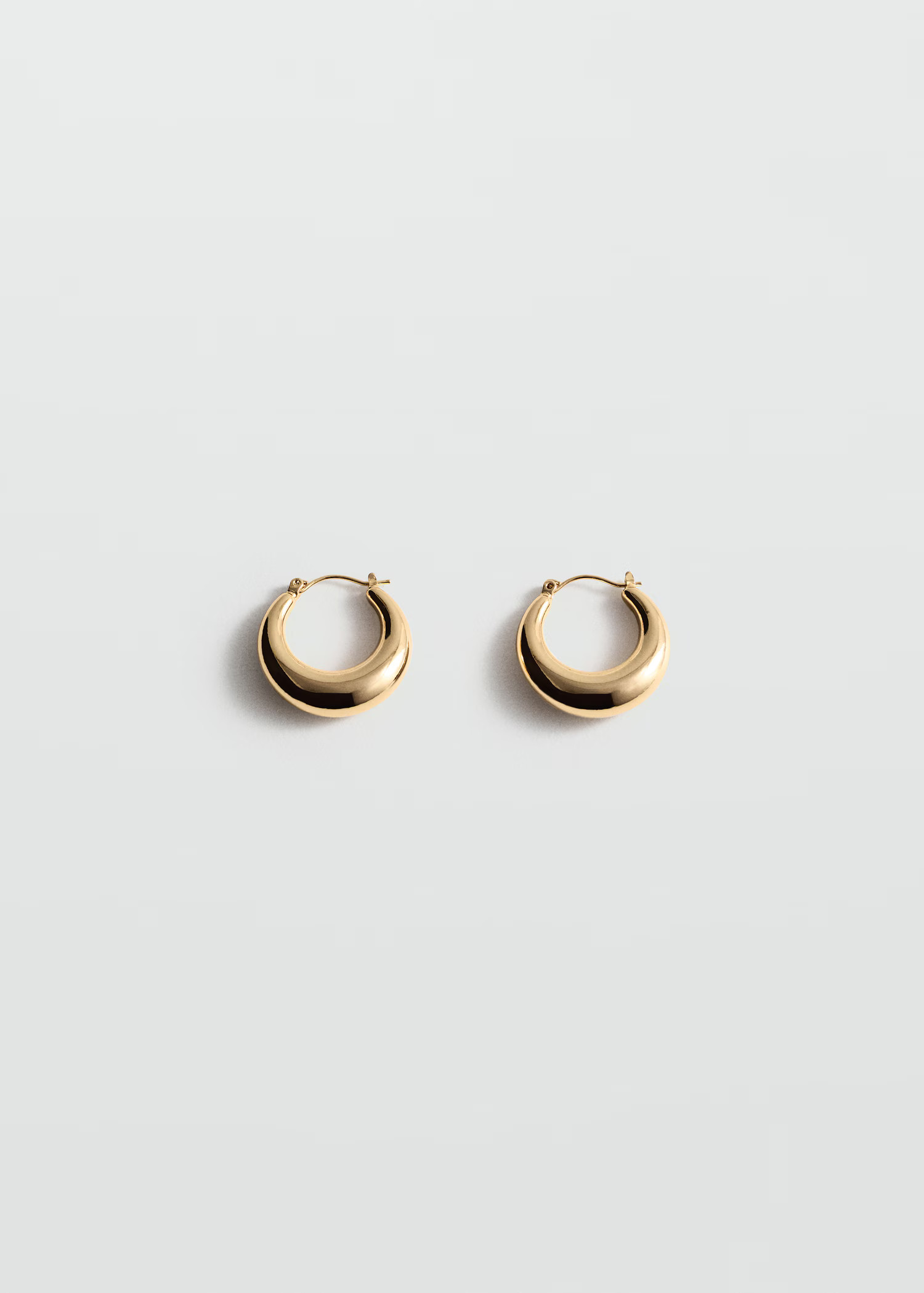 Volume hoop earrings - Women | MANGO United Kingdom | MANGO (UK)