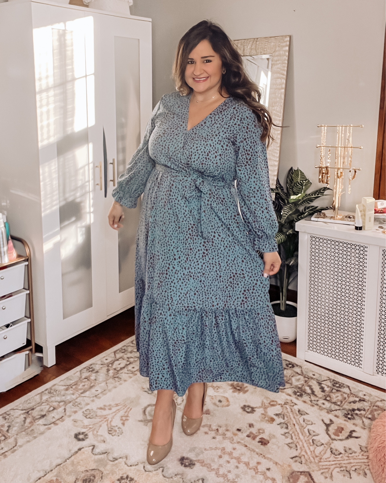 Wearing an L in the midi dress

Amazon dress, blue dress, nude pump, thanksgiving outfit 

#LTKHoliday #LTKcurves #LTKSeasonal