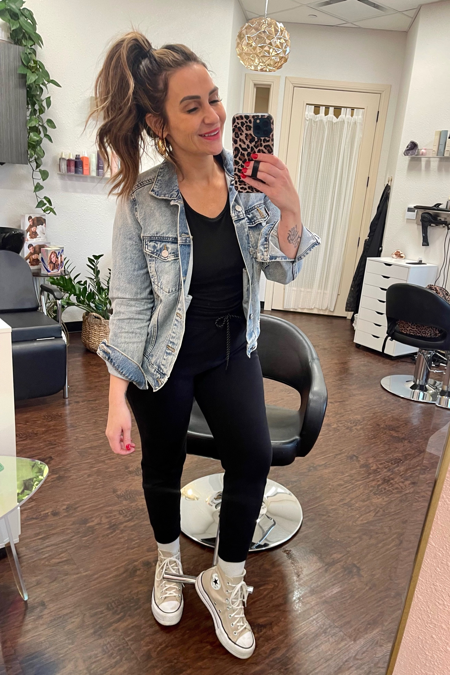 The most casual 🖤
Im 5’6”
155lbs
Jean Jacket - M
Tee - S
Joggers - M