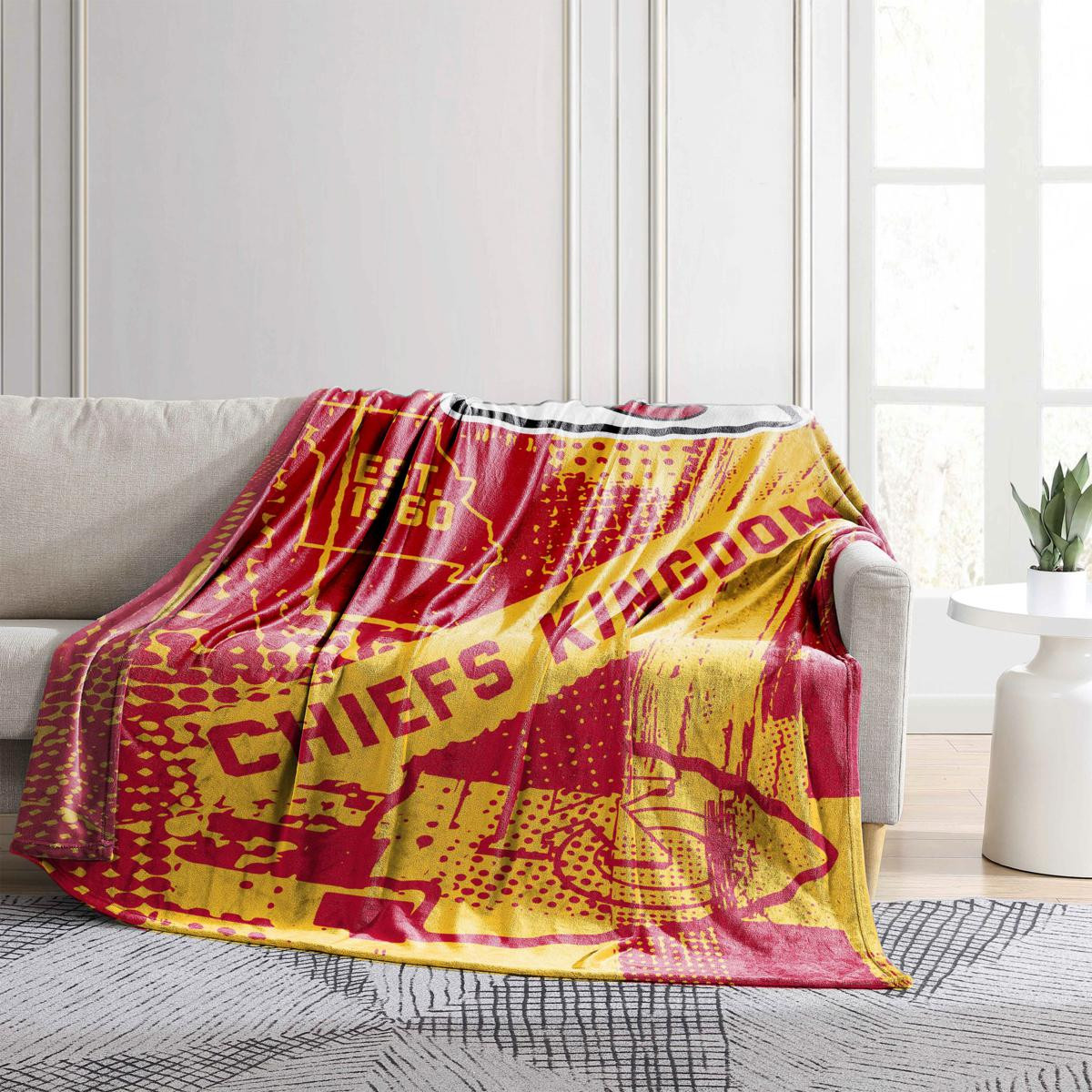Offically Licensed NFL 60" x 80" Raschel Throw - Chiefs | HSN