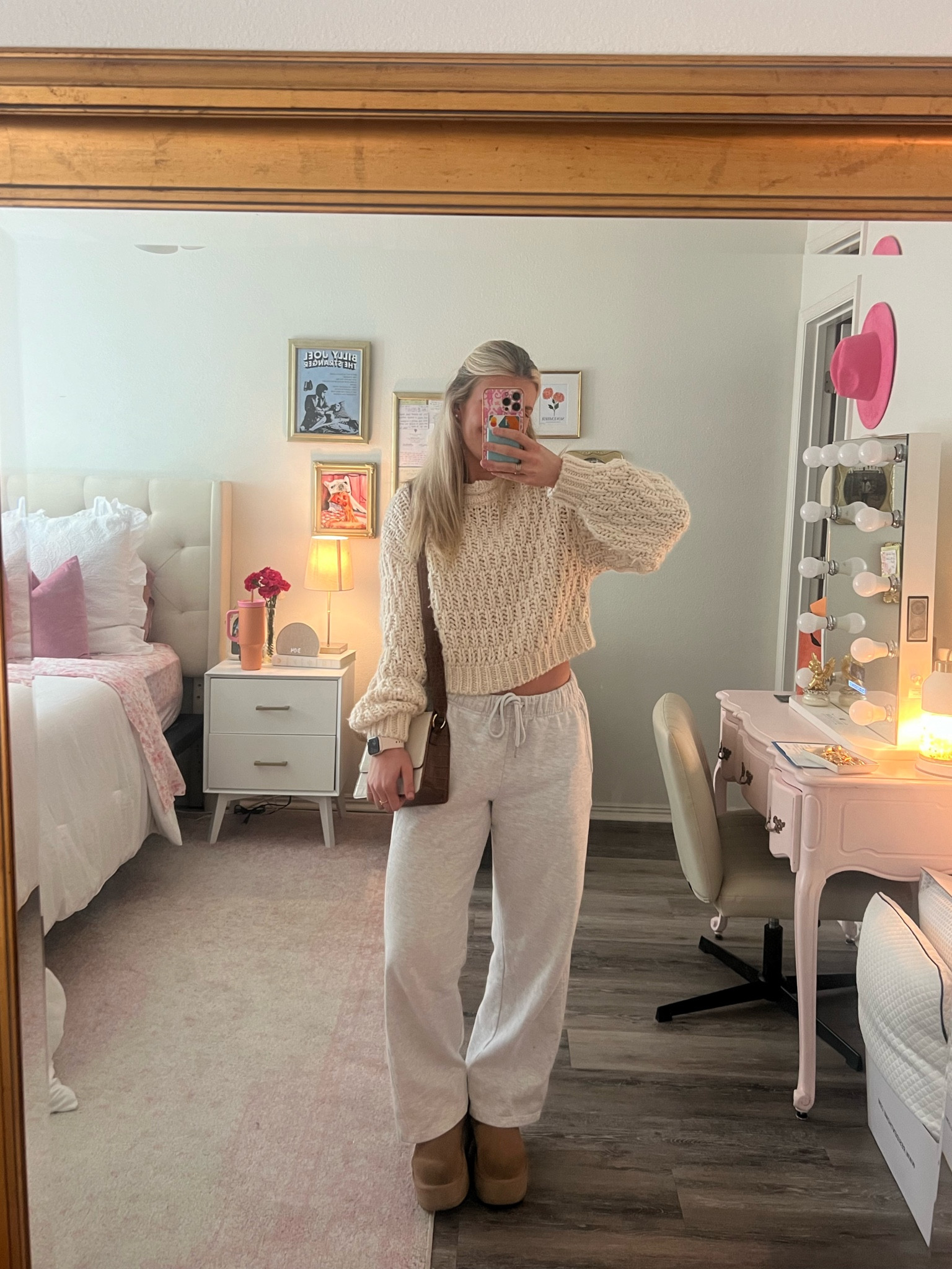 Fall cozies 🤍 

#LTKSeasonal #LTKStyleTip #LTKFindsUnder100
